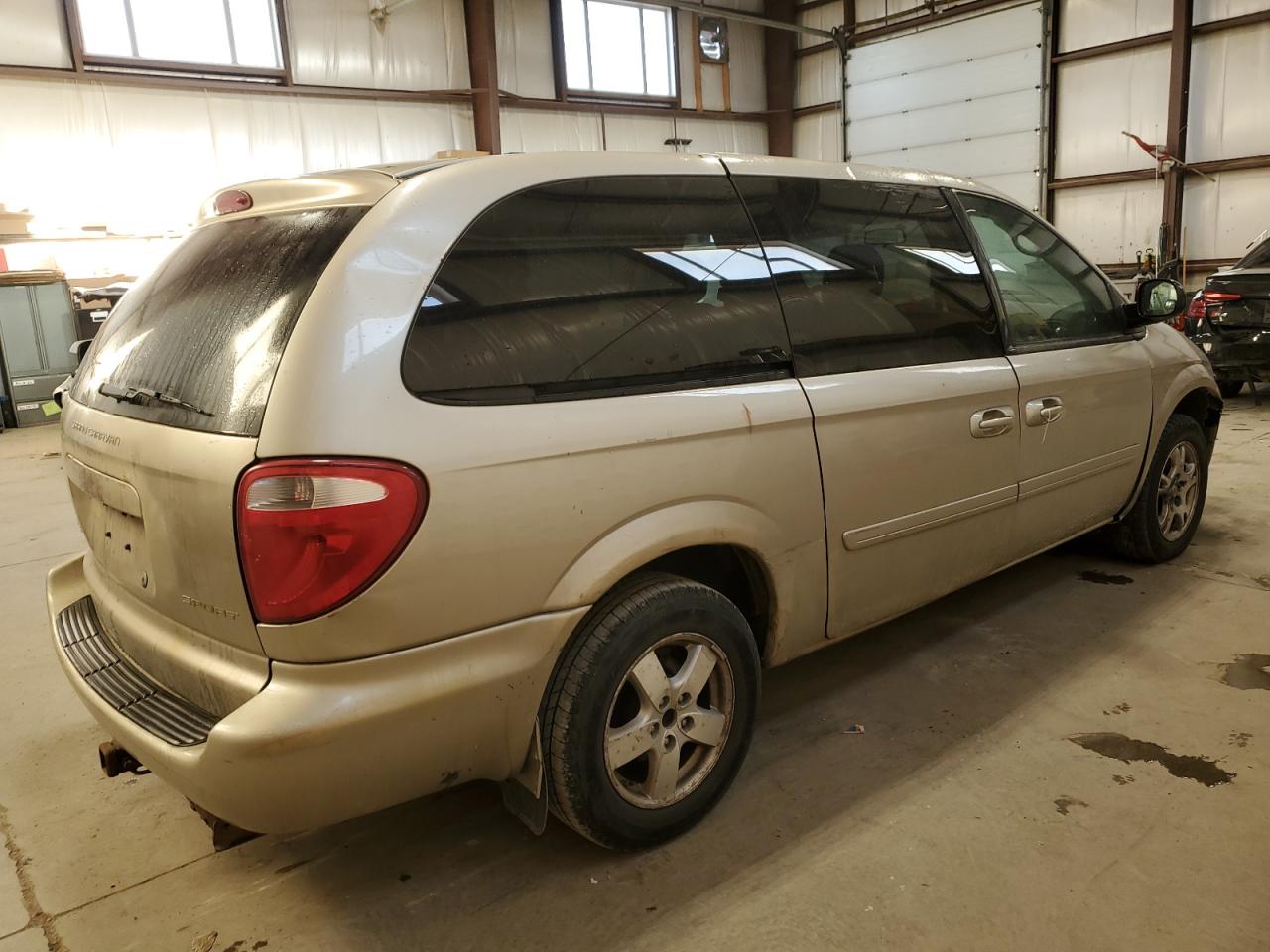 Photo 2 VIN: 2D4GP44L46R877873 - DODGE CARAVAN 