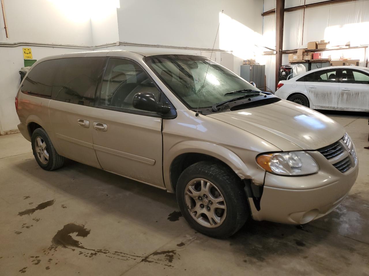 Photo 3 VIN: 2D4GP44L46R877873 - DODGE CARAVAN 