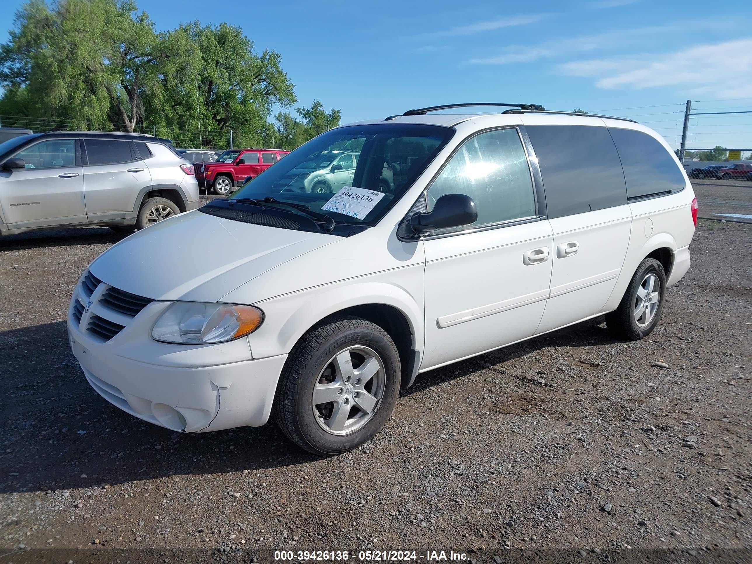 Photo 1 VIN: 2D4GP44L47R240919 - DODGE CARAVAN 