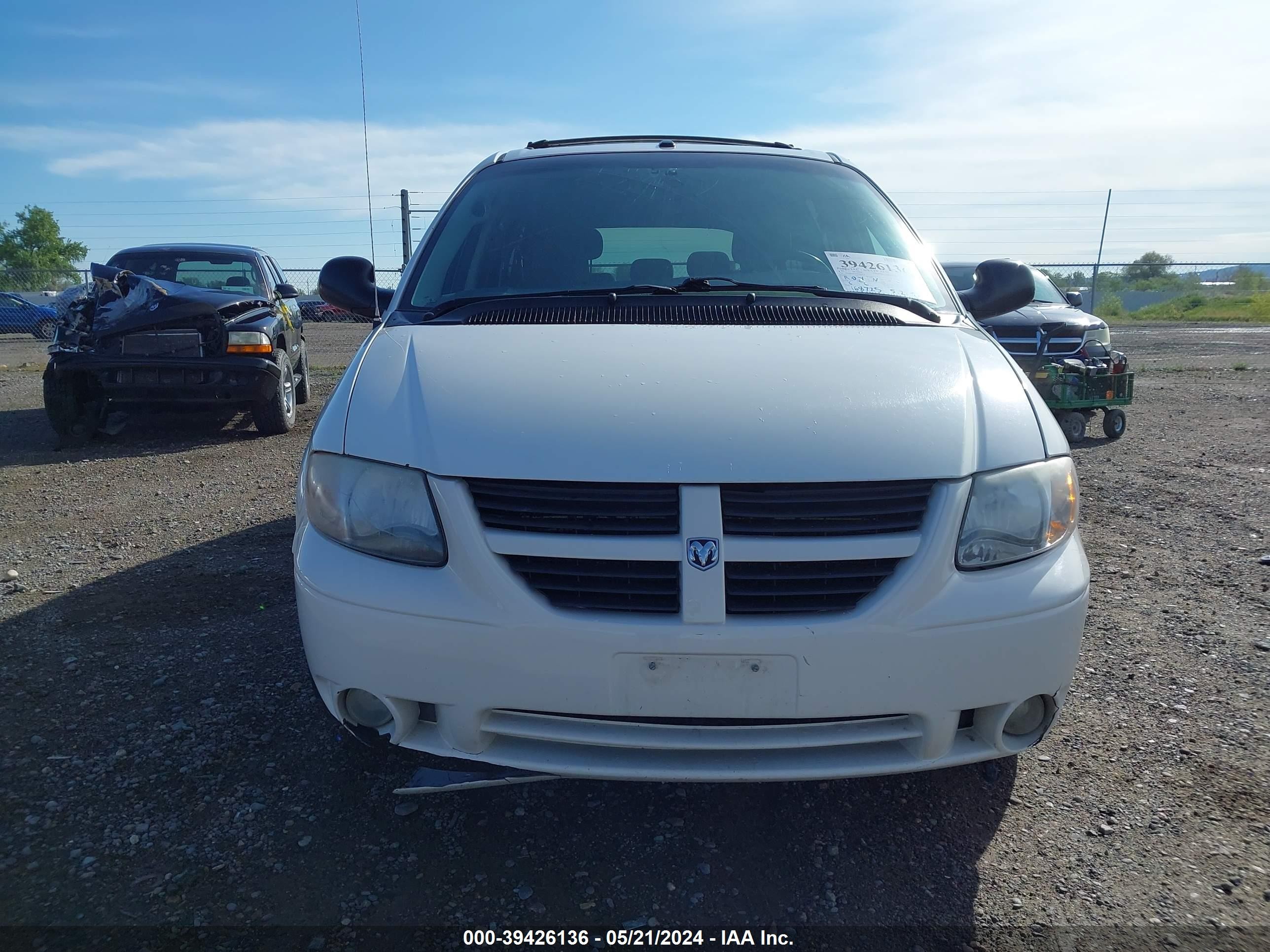 Photo 5 VIN: 2D4GP44L47R240919 - DODGE CARAVAN 