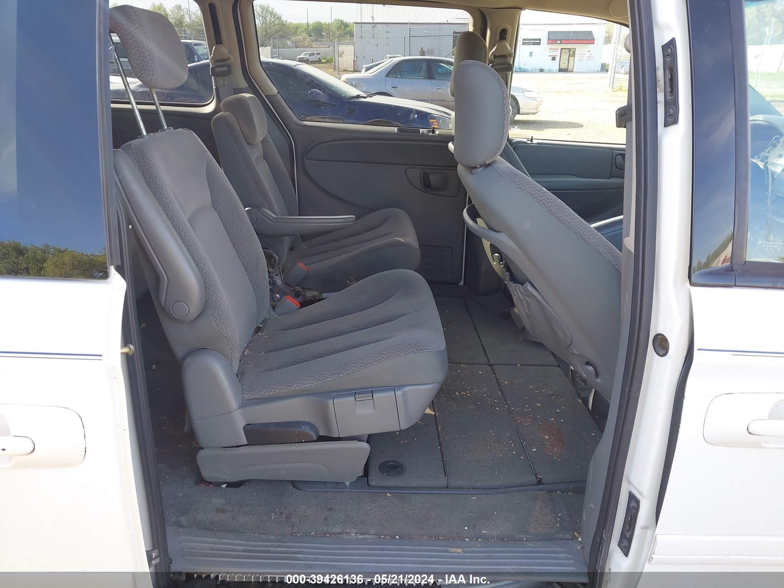 Photo 7 VIN: 2D4GP44L47R240919 - DODGE CARAVAN 