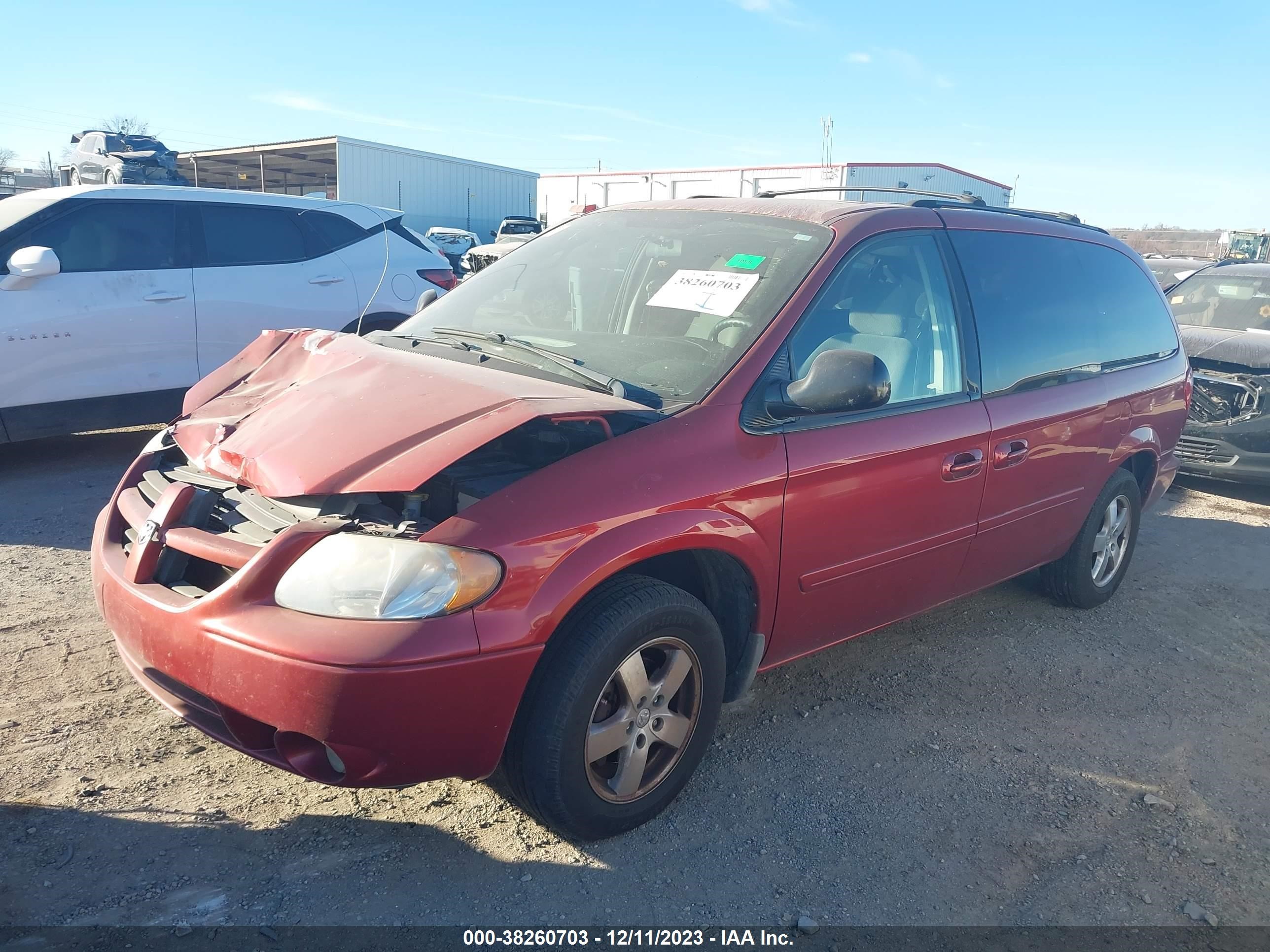 Photo 1 VIN: 2D4GP44L47R268137 - DODGE CARAVAN 