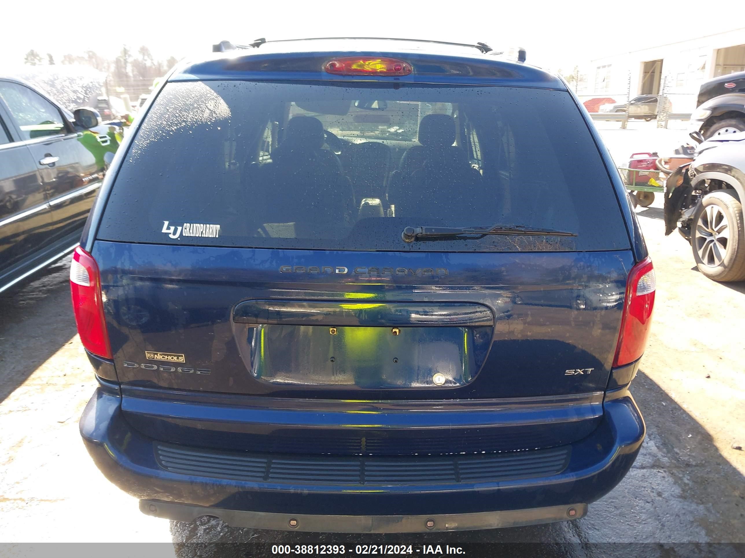 Photo 16 VIN: 2D4GP44L56R630314 - DODGE CARAVAN 