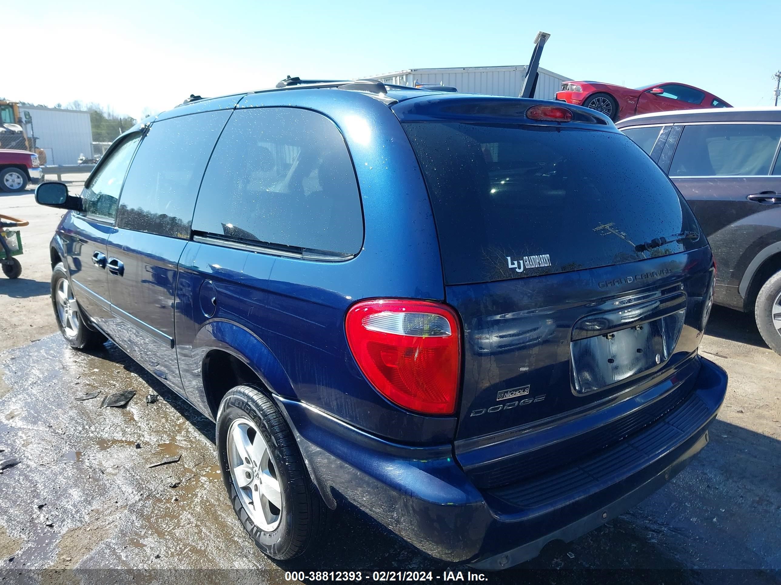 Photo 2 VIN: 2D4GP44L56R630314 - DODGE CARAVAN 