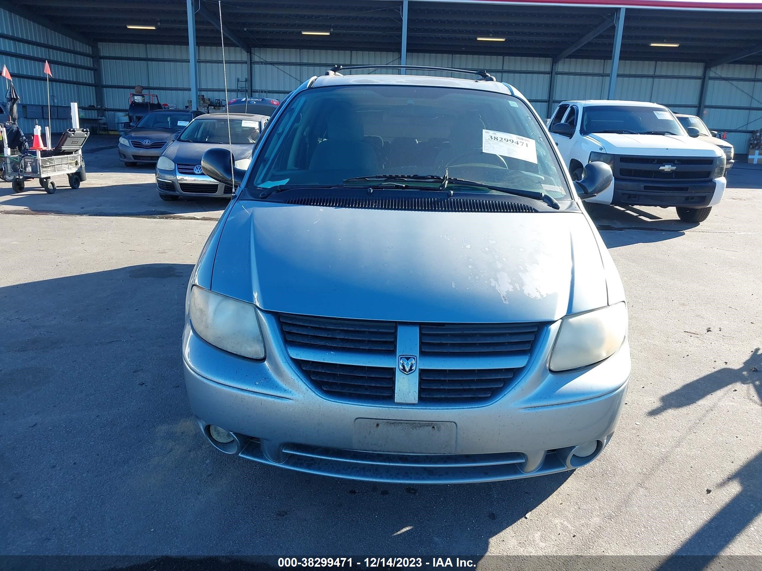 Photo 5 VIN: 2D4GP44L56R654144 - DODGE CARAVAN 