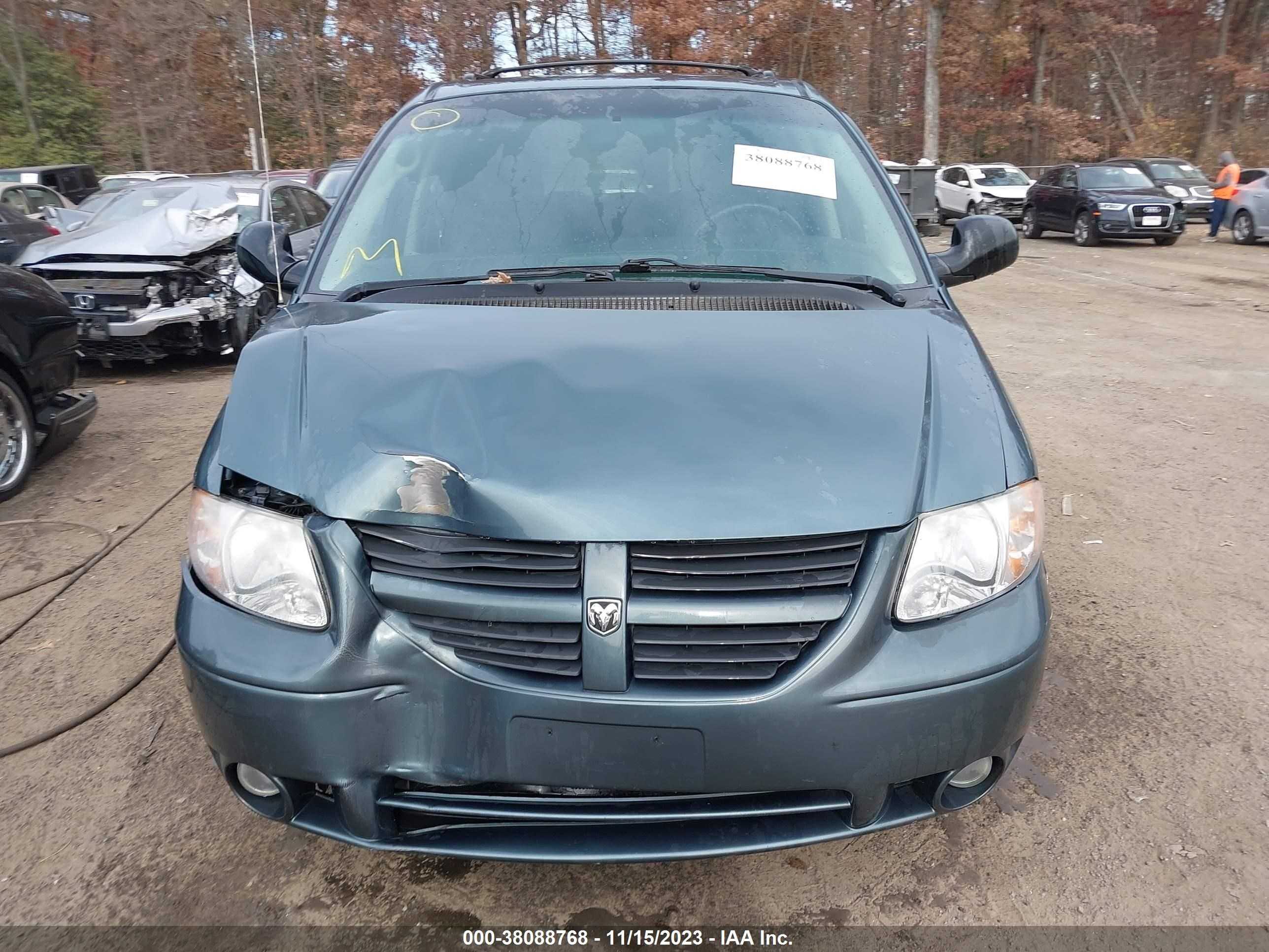 Photo 11 VIN: 2D4GP44L57R145219 - DODGE CARAVAN 