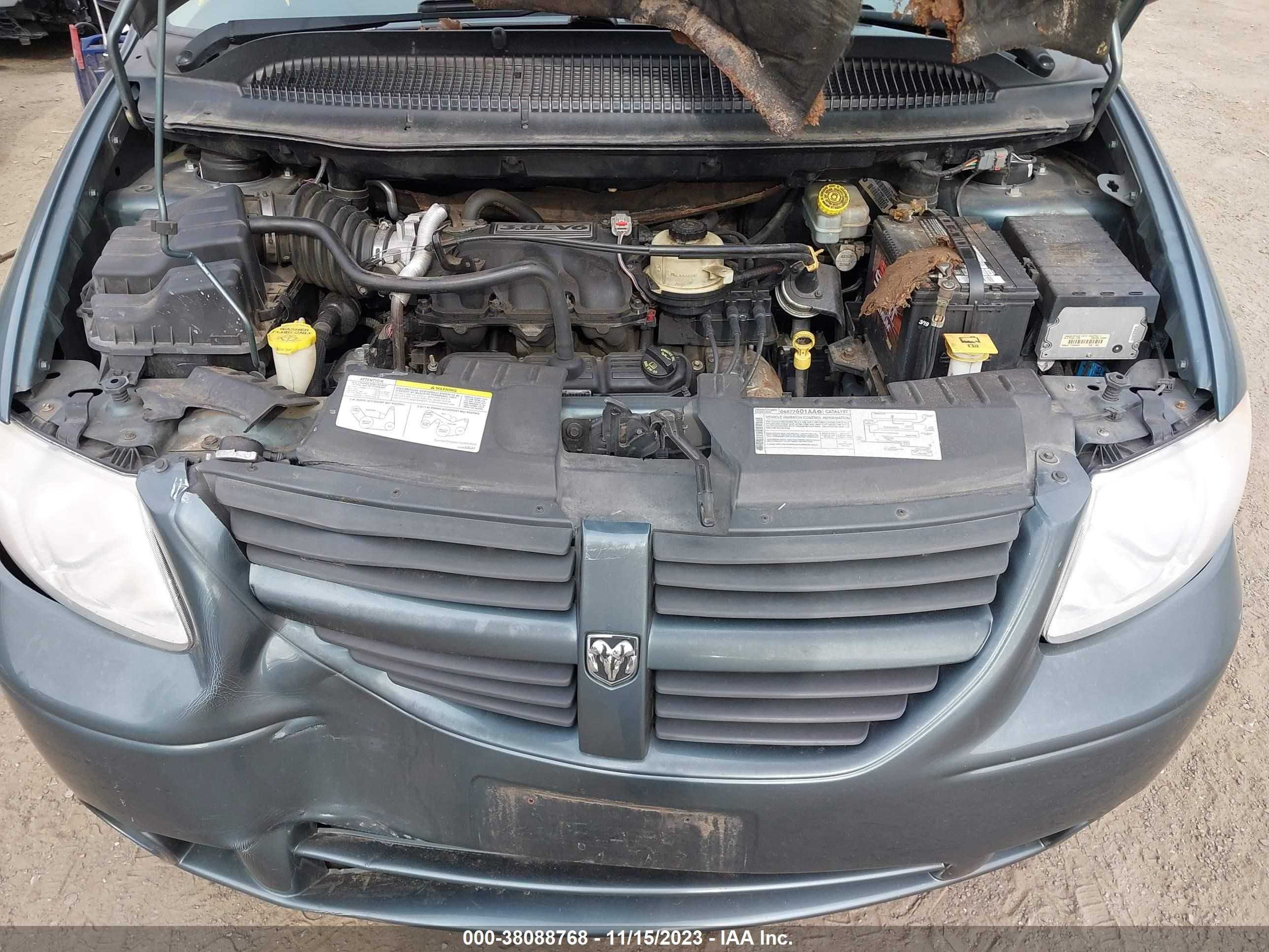 Photo 9 VIN: 2D4GP44L57R145219 - DODGE CARAVAN 