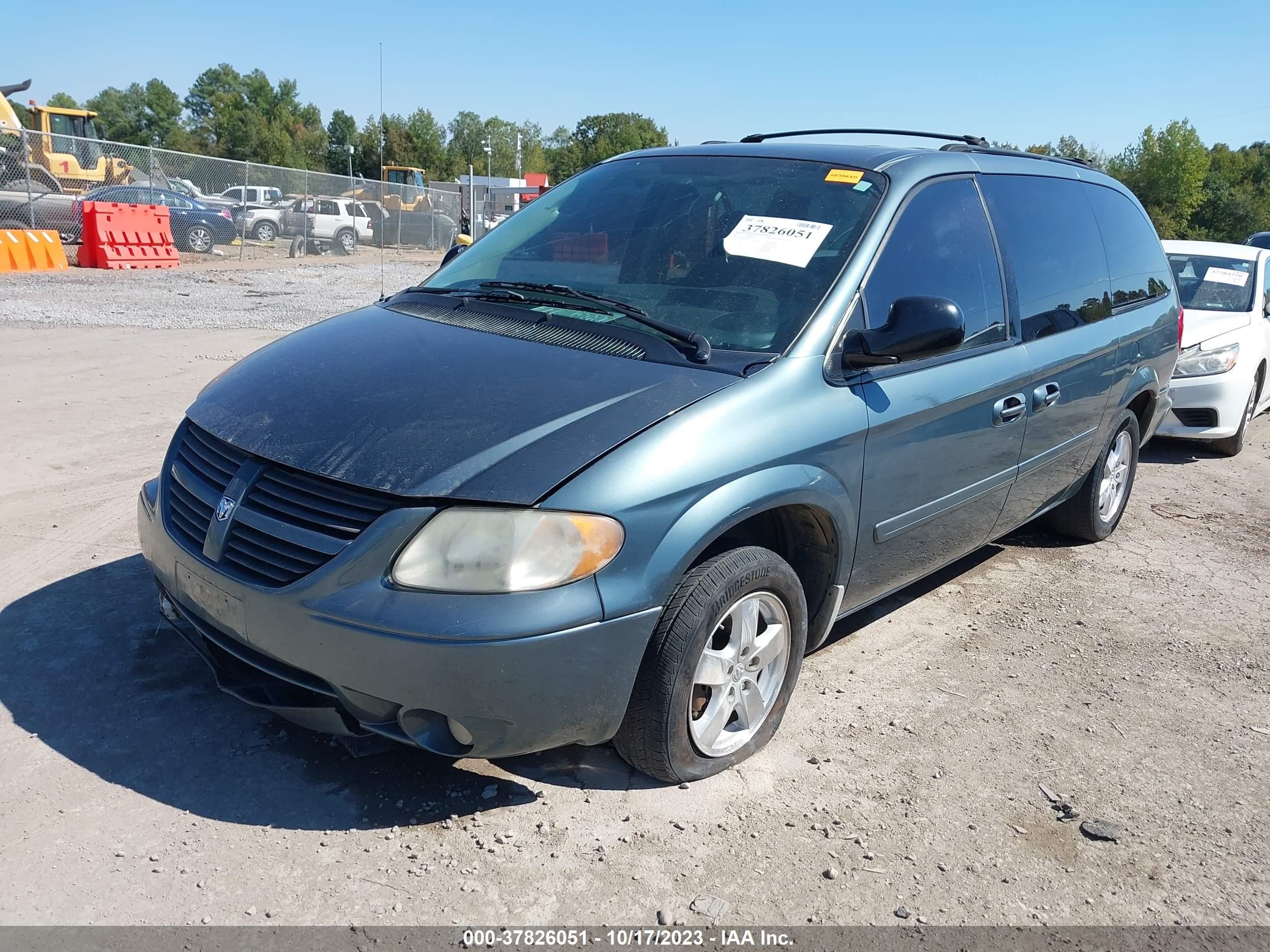 Photo 1 VIN: 2D4GP44L57R159122 - DODGE CARAVAN 