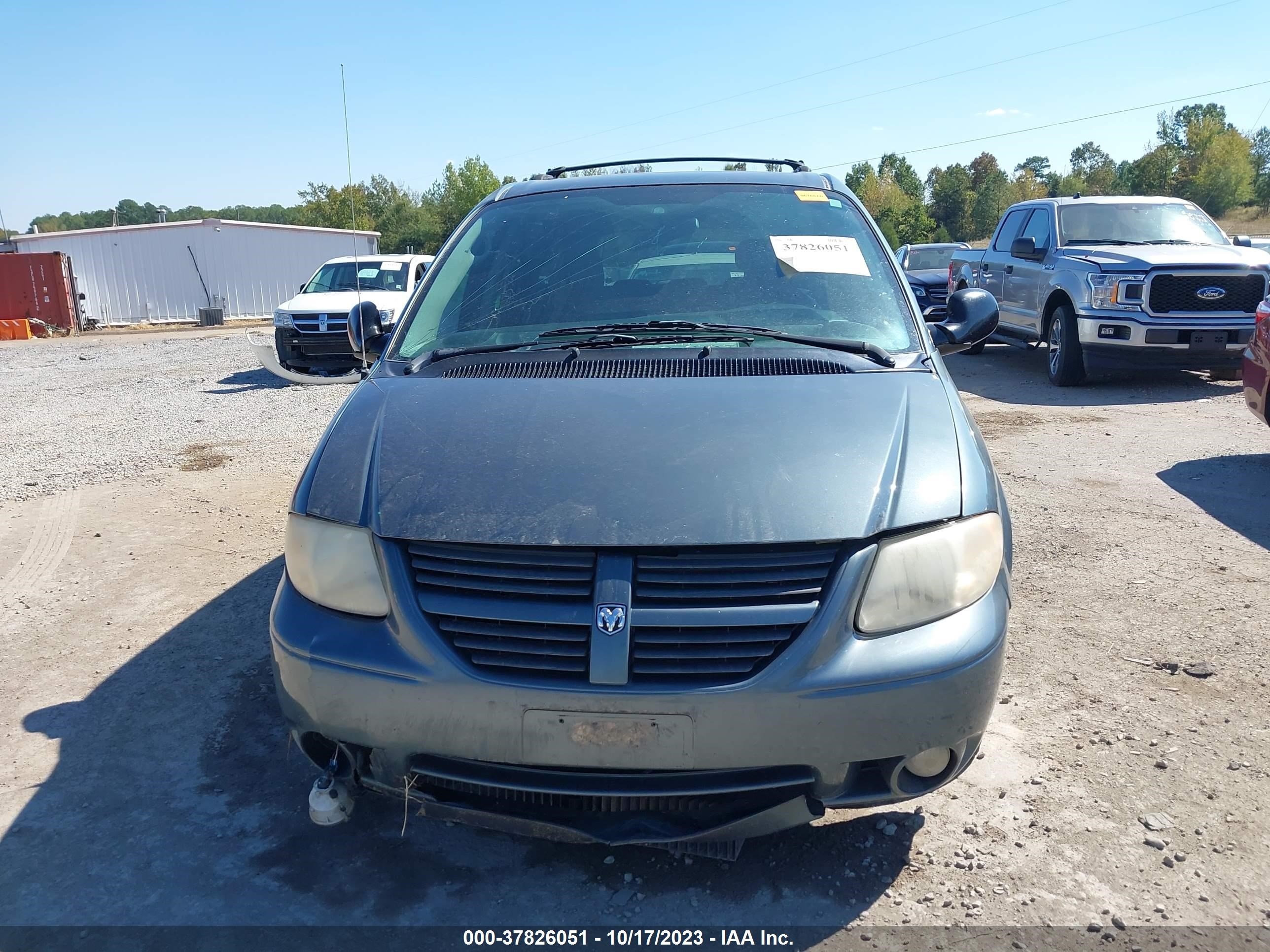 Photo 11 VIN: 2D4GP44L57R159122 - DODGE CARAVAN 