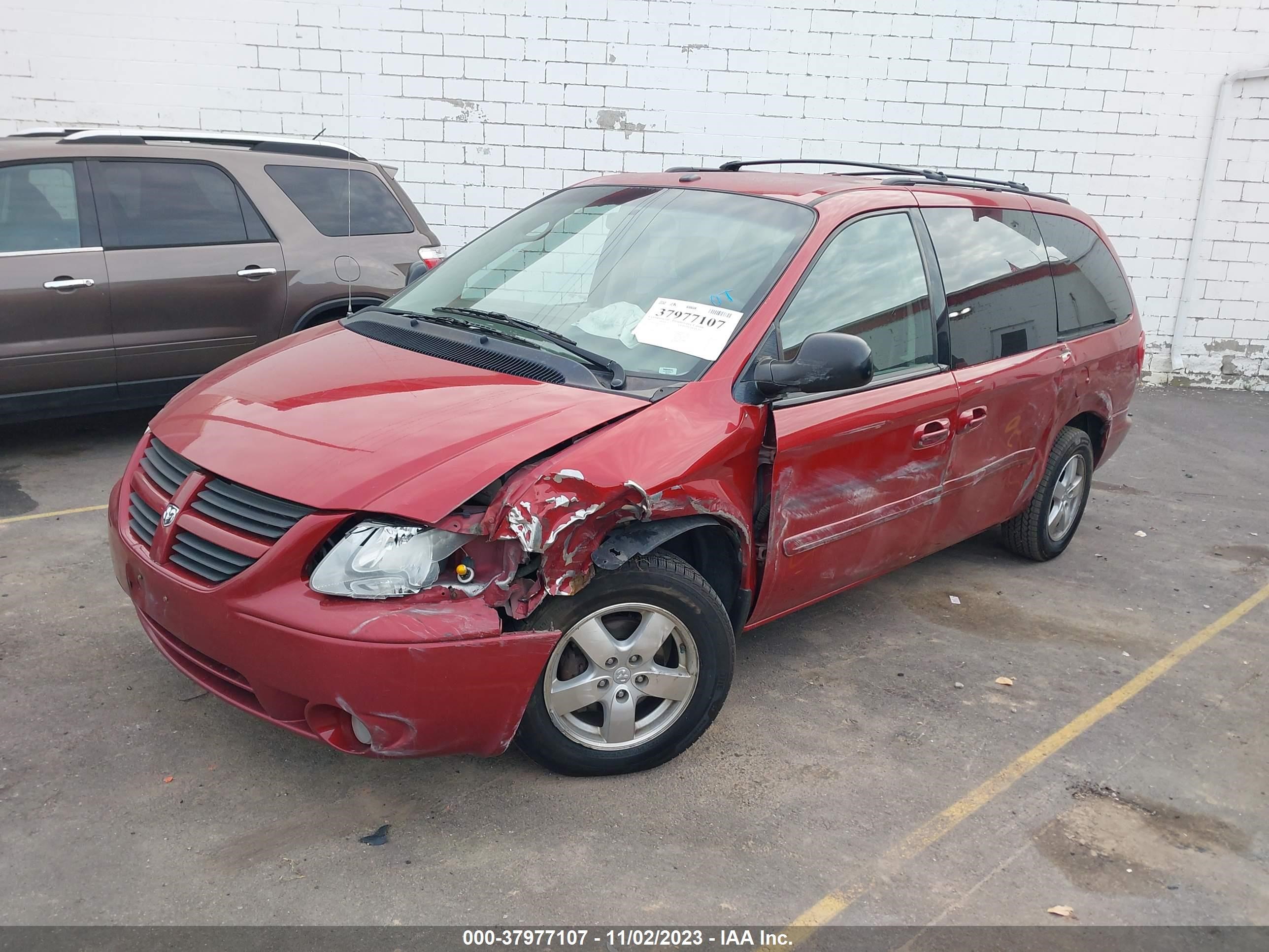 Photo 1 VIN: 2D4GP44L67R339659 - DODGE CARAVAN 