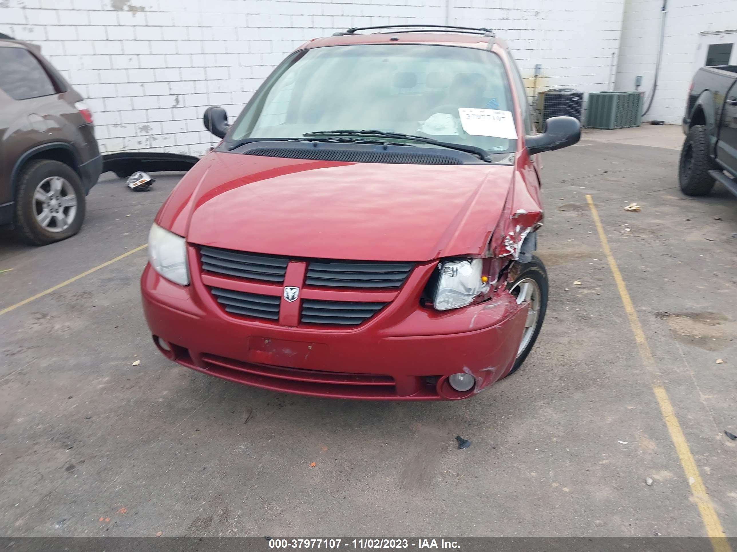 Photo 11 VIN: 2D4GP44L67R339659 - DODGE CARAVAN 