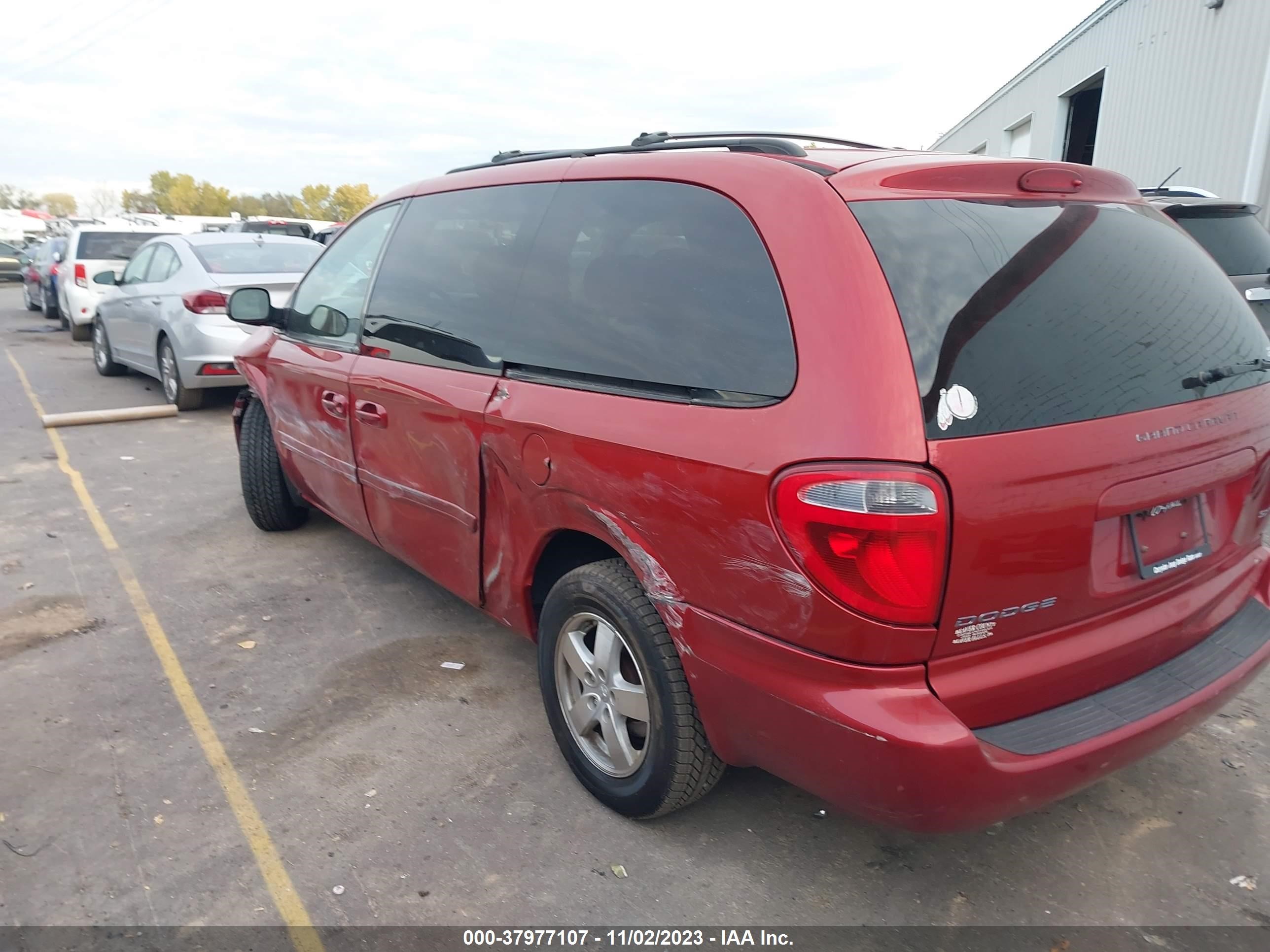 Photo 13 VIN: 2D4GP44L67R339659 - DODGE CARAVAN 