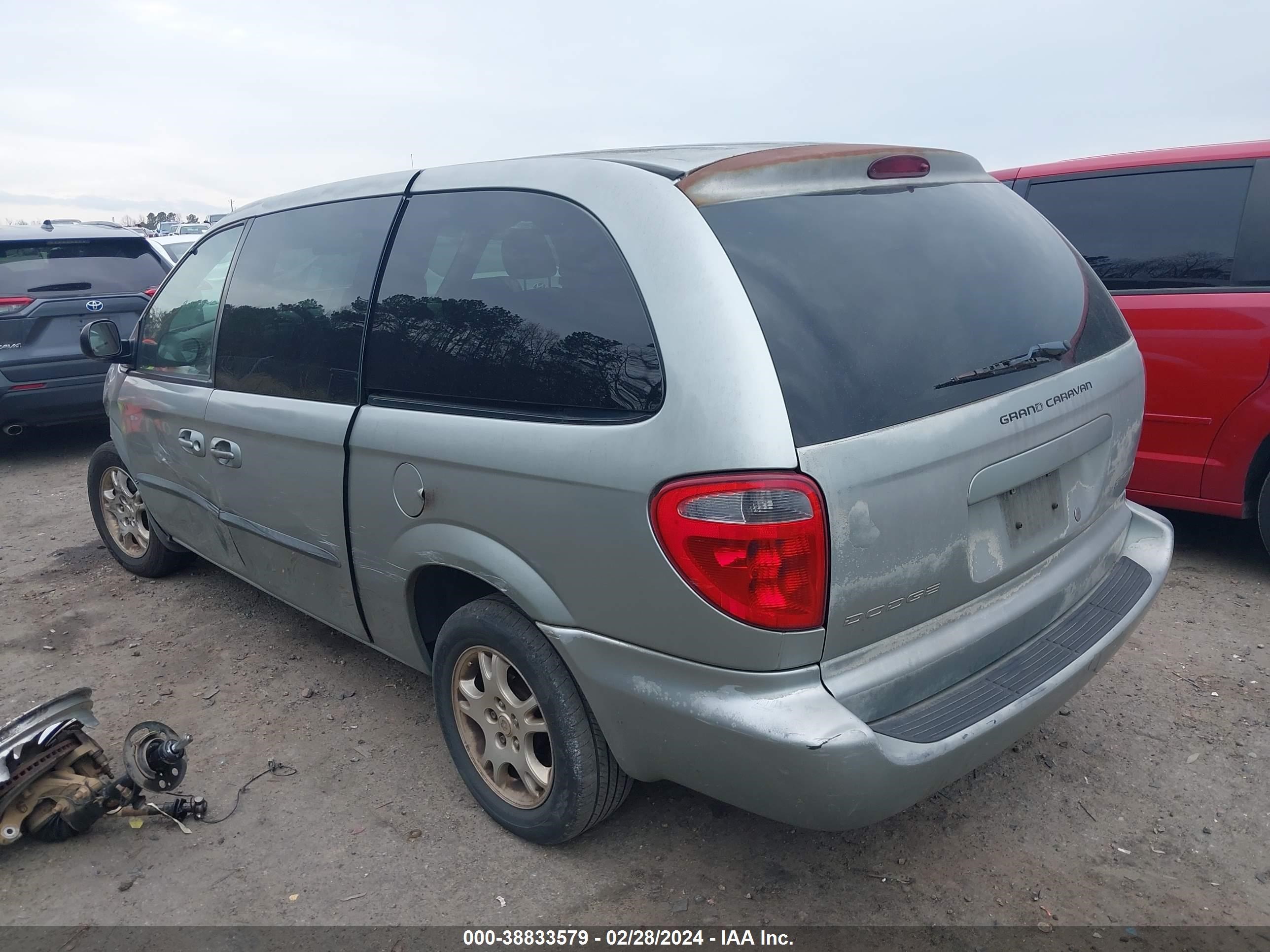 Photo 2 VIN: 2D4GP44L73R170309 - DODGE CARAVAN 