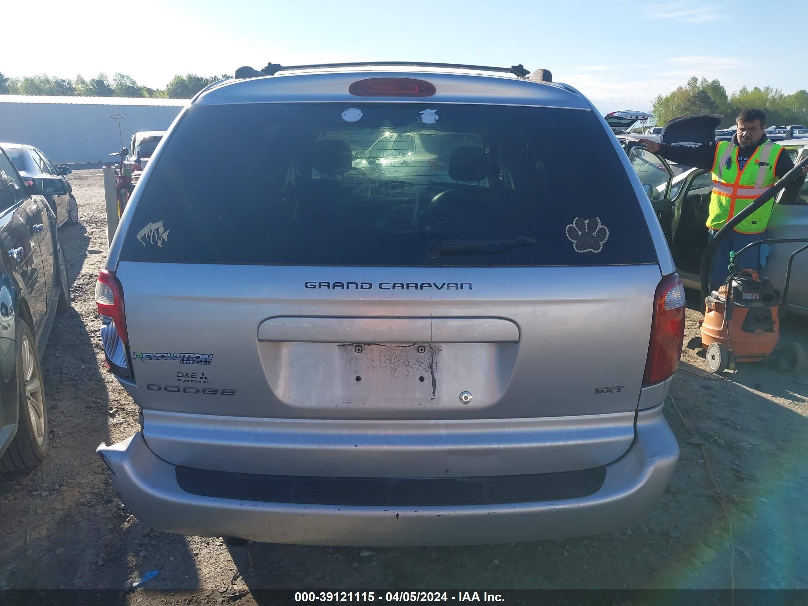 Photo 15 VIN: 2D4GP44L76R691325 - DODGE CARAVAN 