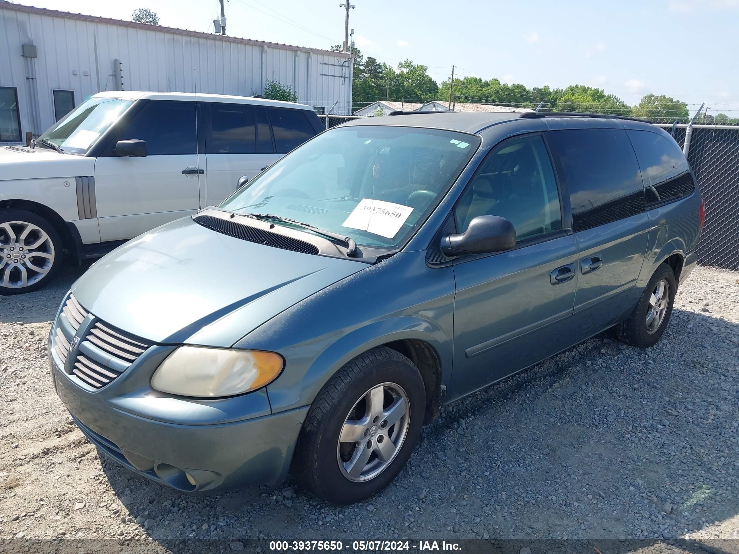 Photo 1 VIN: 2D4GP44L85R404072 - DODGE CARAVAN 