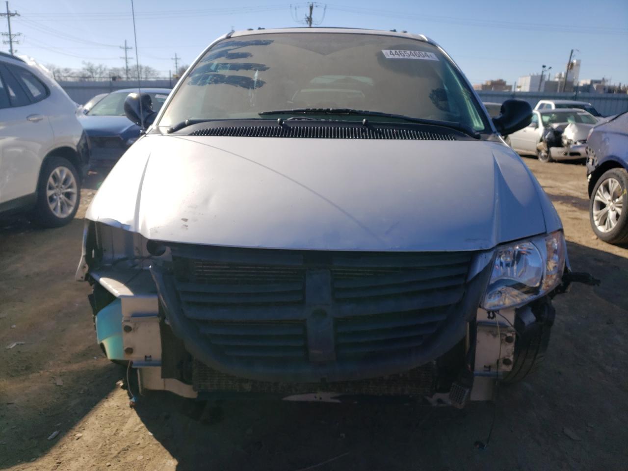 Photo 4 VIN: 2D4GP44L85R409918 - DODGE CARAVAN 