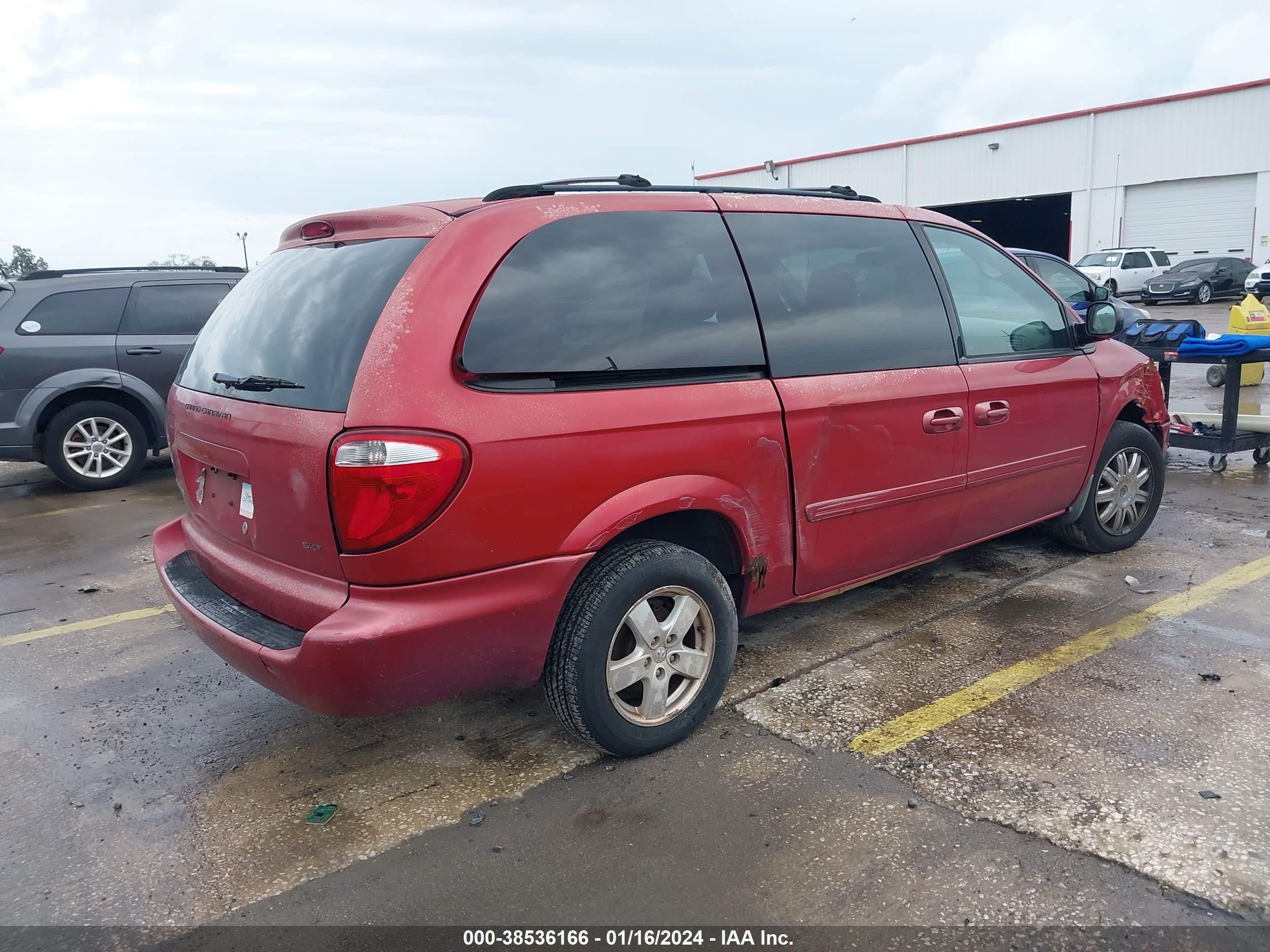 Photo 3 VIN: 2D4GP44L86R722582 - DODGE CARAVAN 