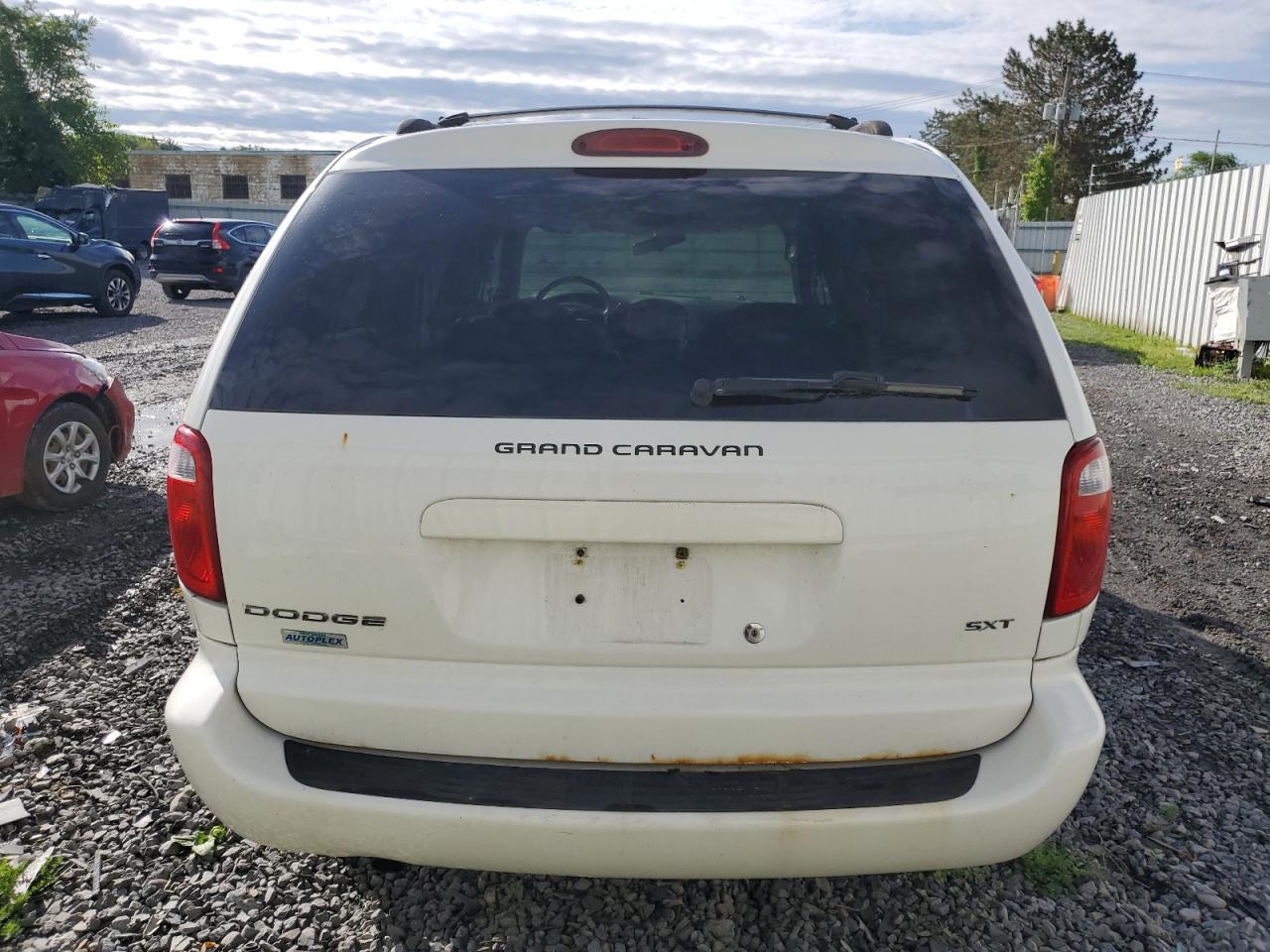 Photo 5 VIN: 2D4GP44L87R203985 - DODGE CARAVAN 