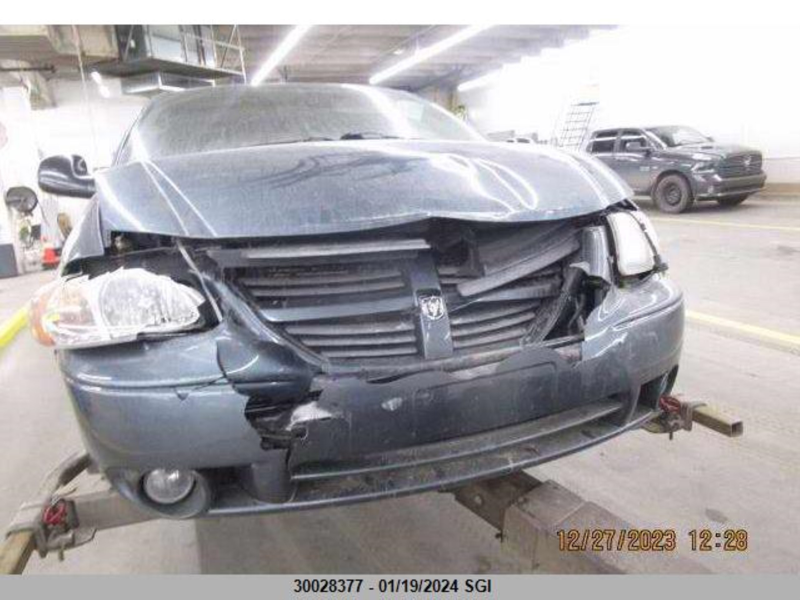 Photo 6 VIN: 2D4GP44L87R212573 - DODGE CARAVAN 