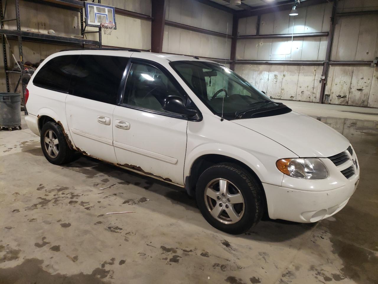 Photo 3 VIN: 2D4GP44L87R266021 - DODGE CARAVAN 