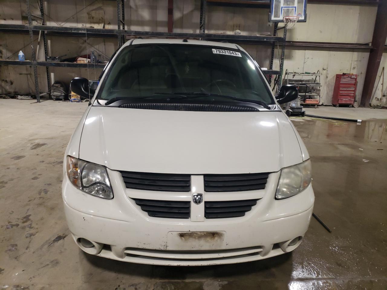 Photo 4 VIN: 2D4GP44L87R266021 - DODGE CARAVAN 