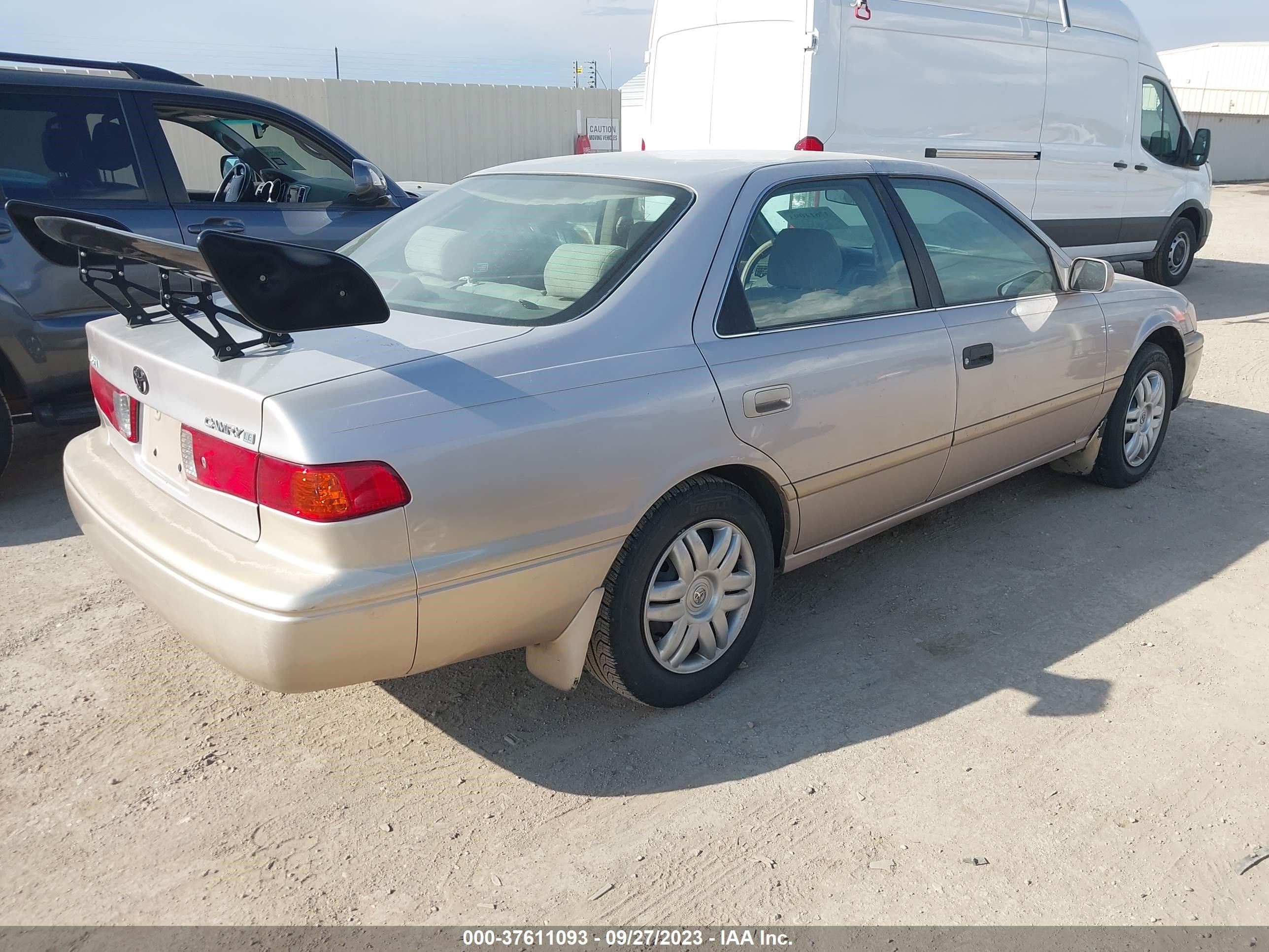 Photo 3 VIN: 2D4GP44L87R360447 - TOYOTA CAMRY 