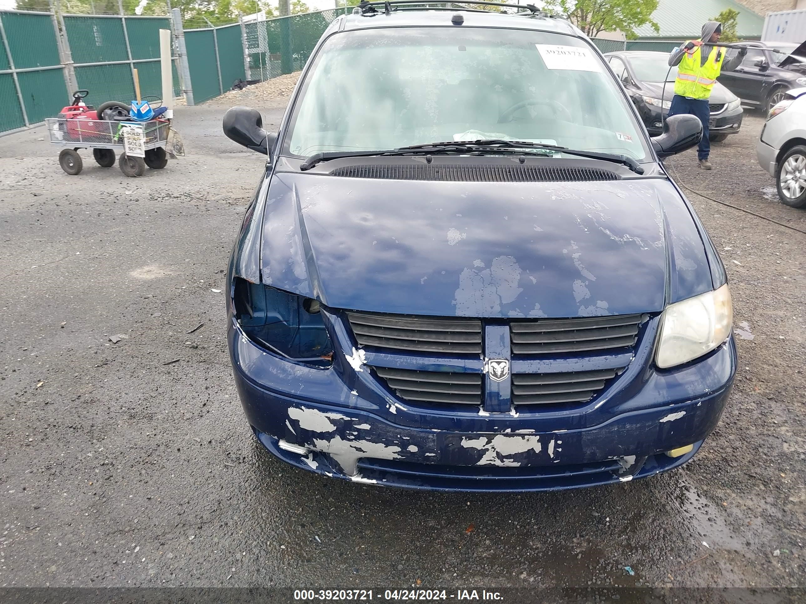 Photo 17 VIN: 2D4GP44L95R525824 - DODGE CARAVAN 