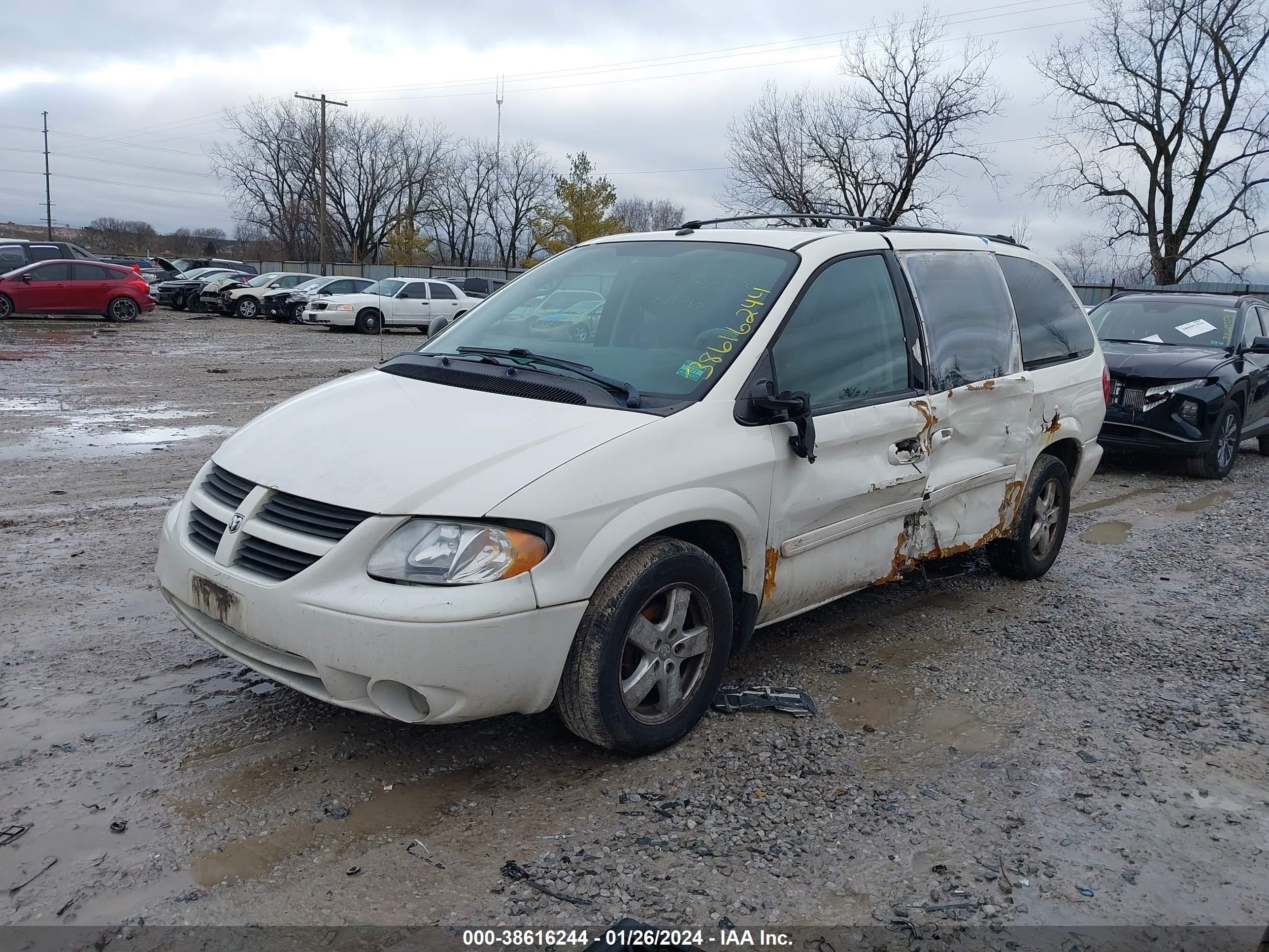 Photo 1 VIN: 2D4GP44L97R356083 - DODGE CARAVAN 