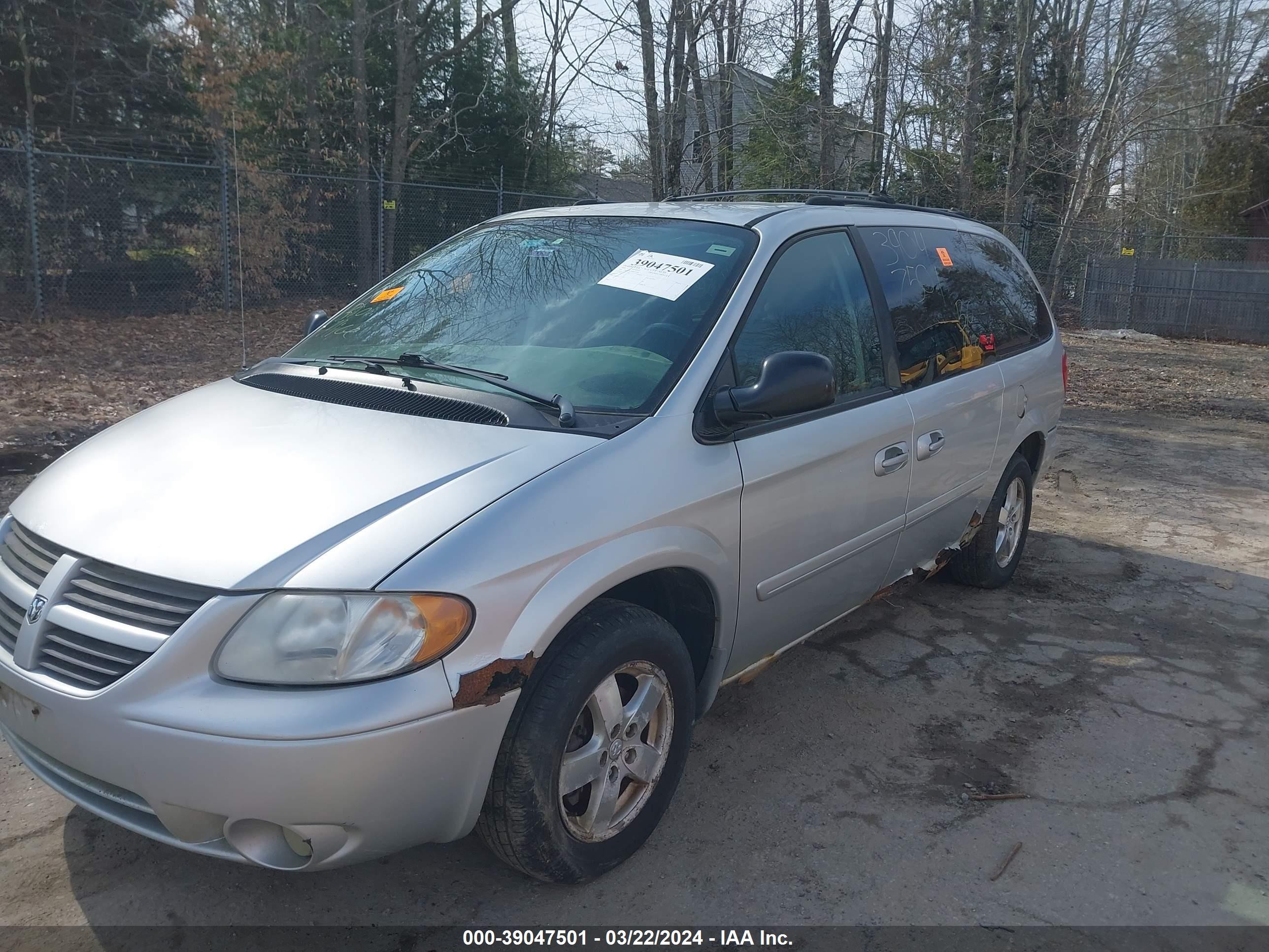 Photo 1 VIN: 2D4GP44LX6R641244 - DODGE CARAVAN 