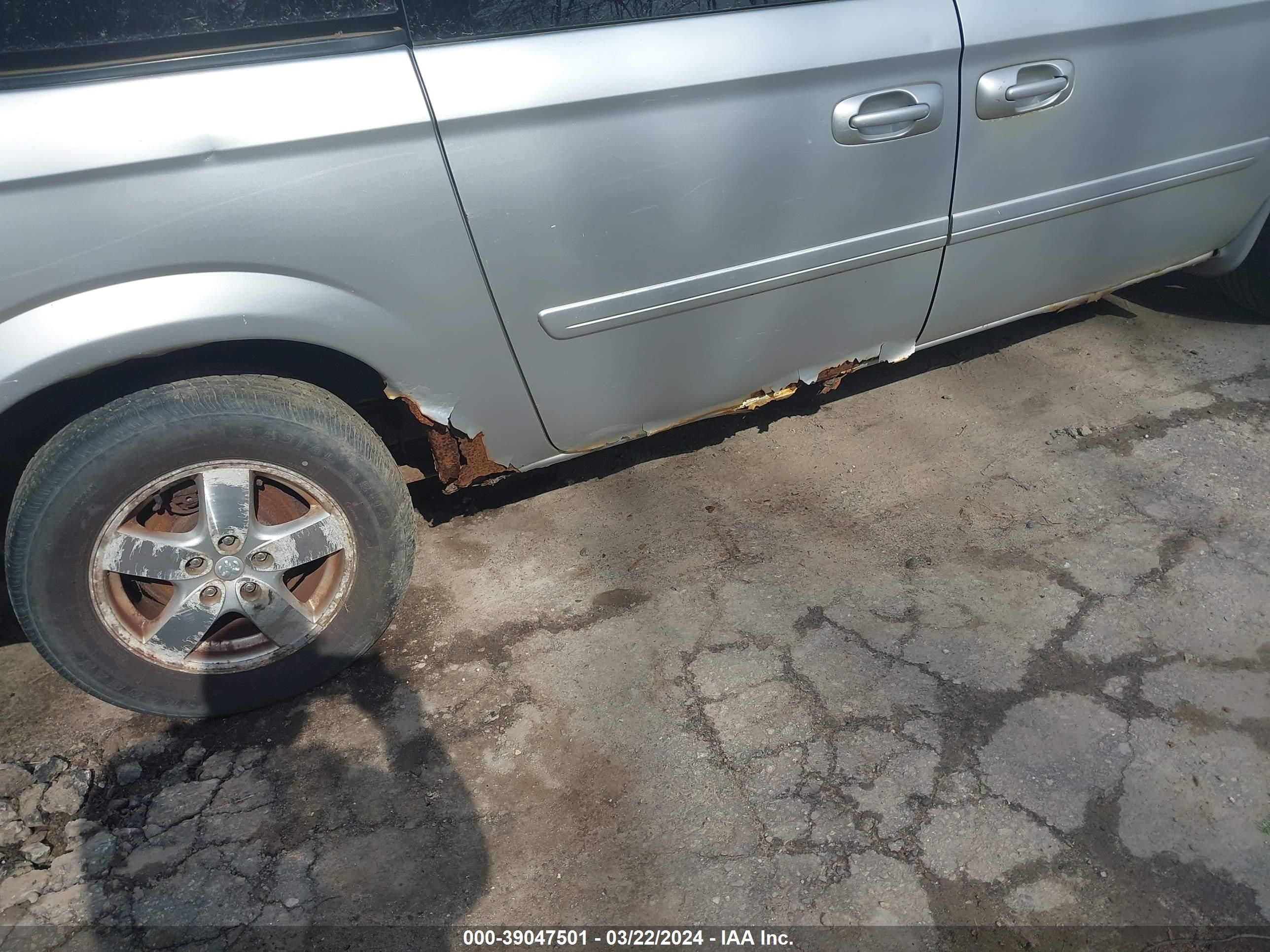 Photo 12 VIN: 2D4GP44LX6R641244 - DODGE CARAVAN 