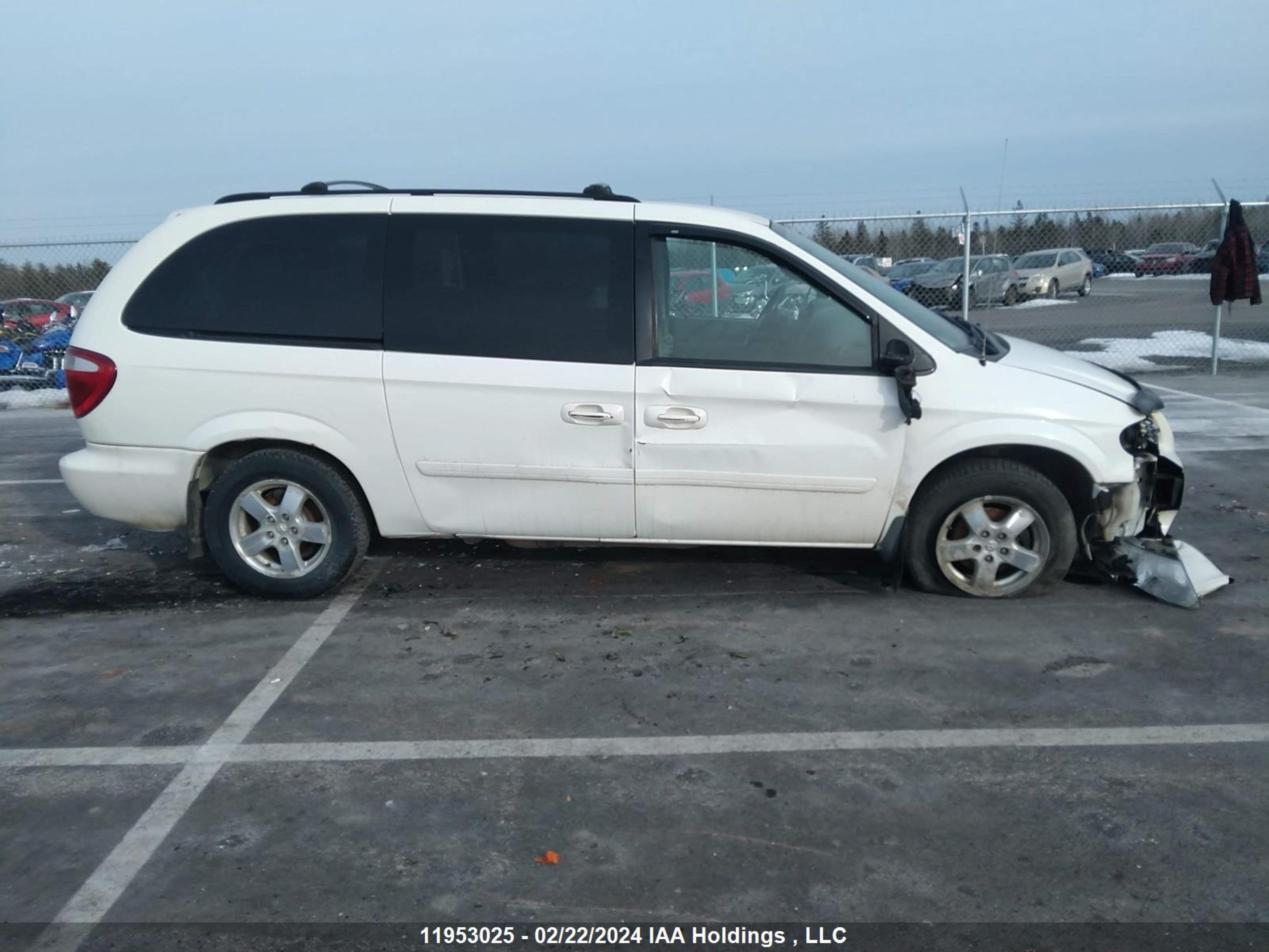 Photo 12 VIN: 2D4GP44LX7R169709 - DODGE CARAVAN 