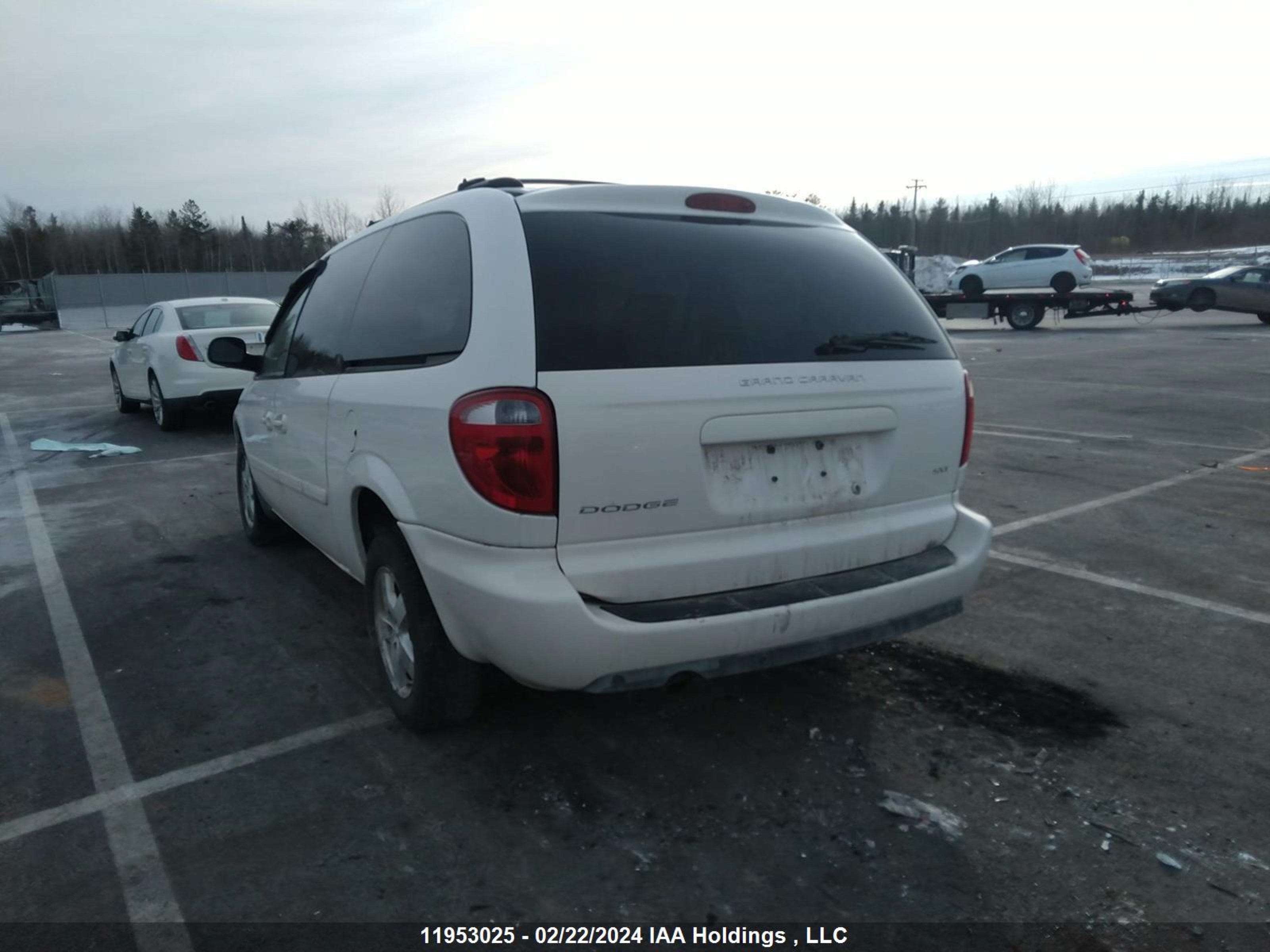 Photo 2 VIN: 2D4GP44LX7R169709 - DODGE CARAVAN 