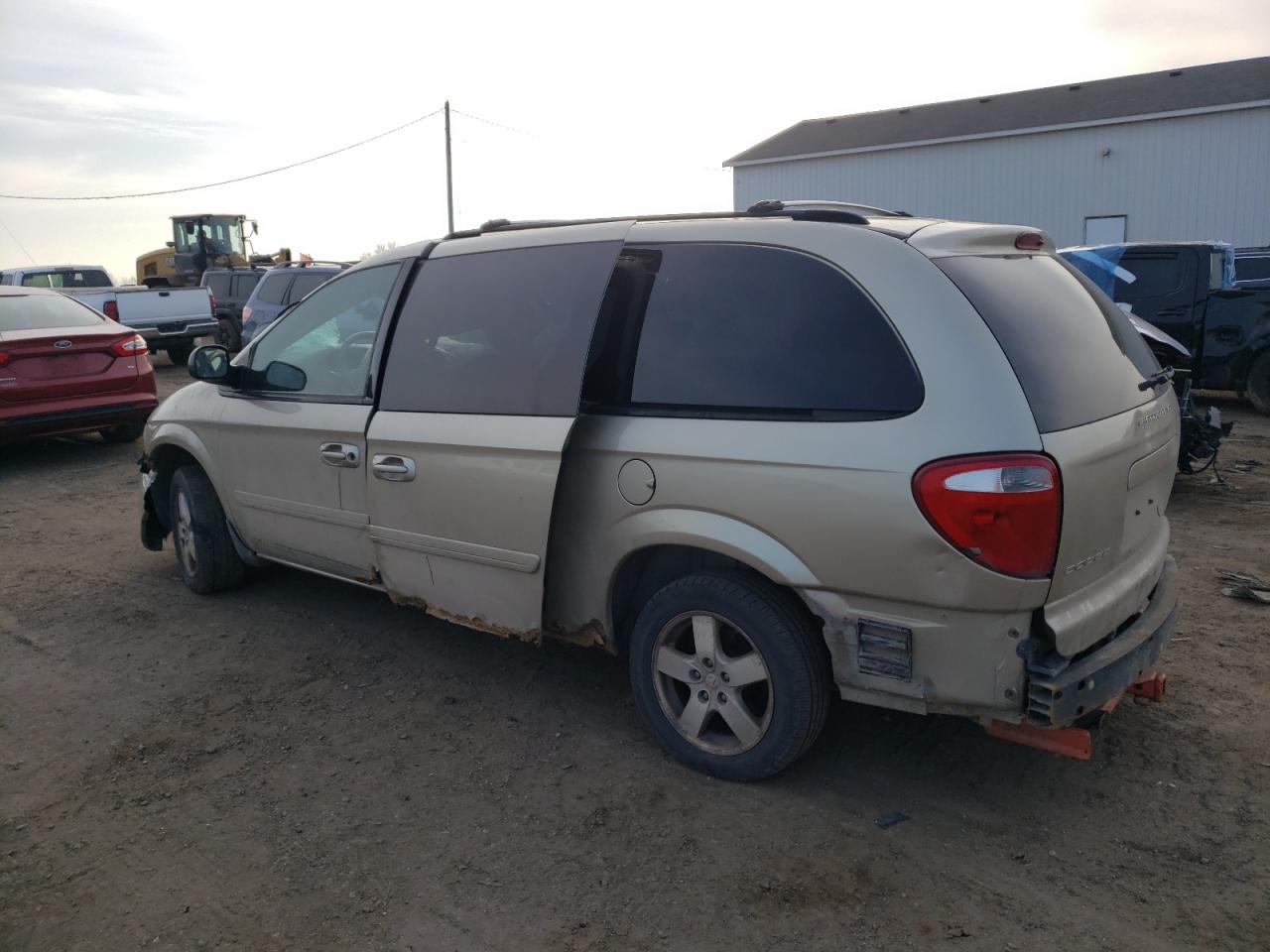 Photo 1 VIN: 2D4GP44LX7R257045 - DODGE CARAVAN 