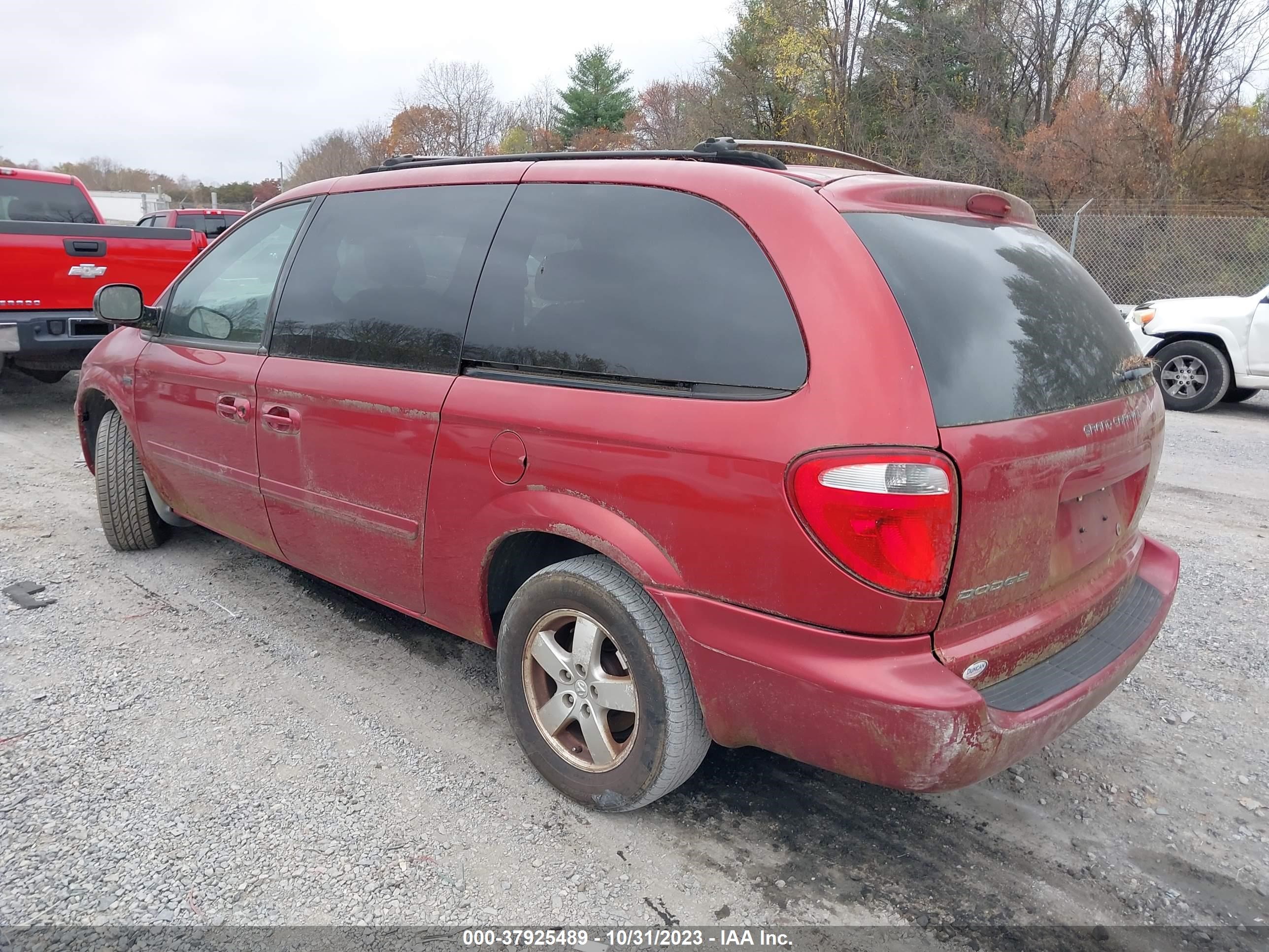 Photo 2 VIN: 2D4GP44LX7R287159 - DODGE CARAVAN 