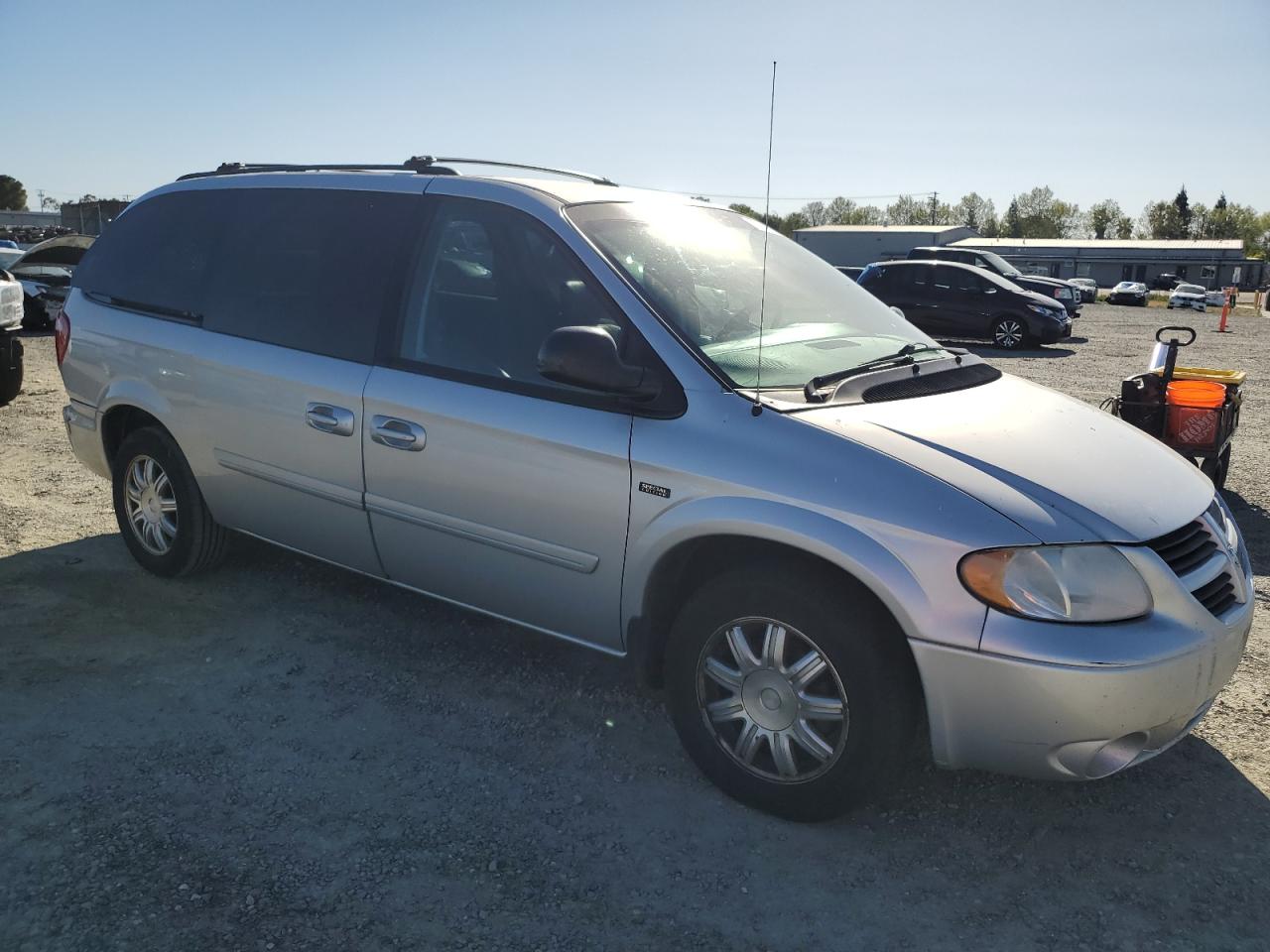 Photo 3 VIN: 2D4GP44LX7R349322 - DODGE CARAVAN 