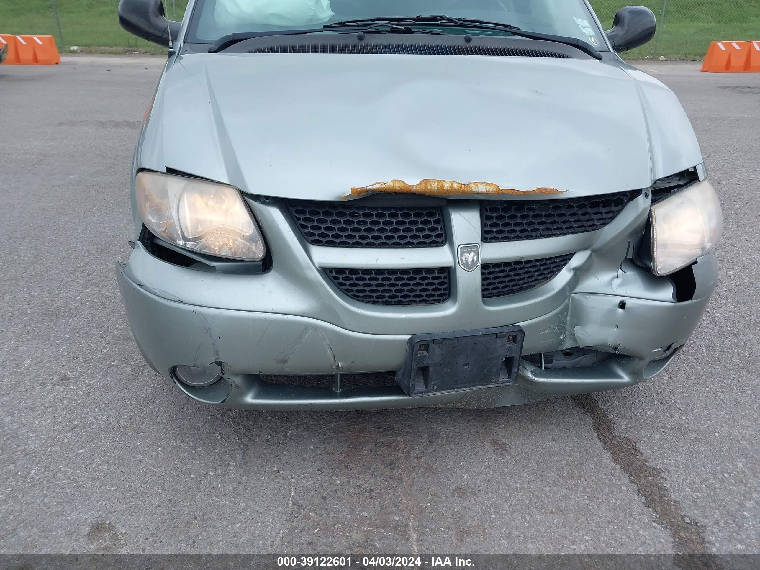 Photo 5 VIN: 2D4GP74L54R554687 - DODGE CARAVAN 