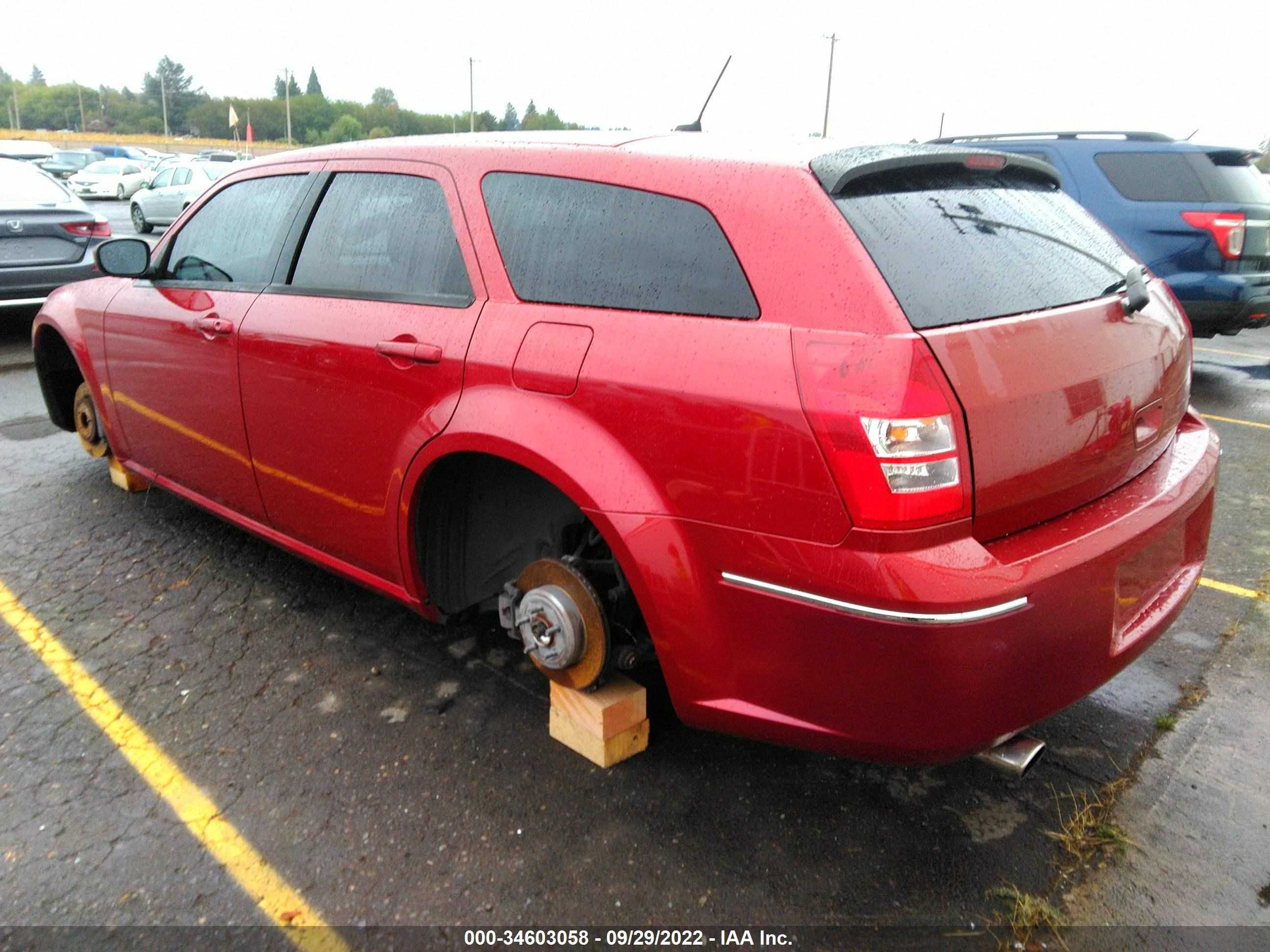 Photo 2 VIN: 2D4GV57278H159581 - DODGE MAGNUM 