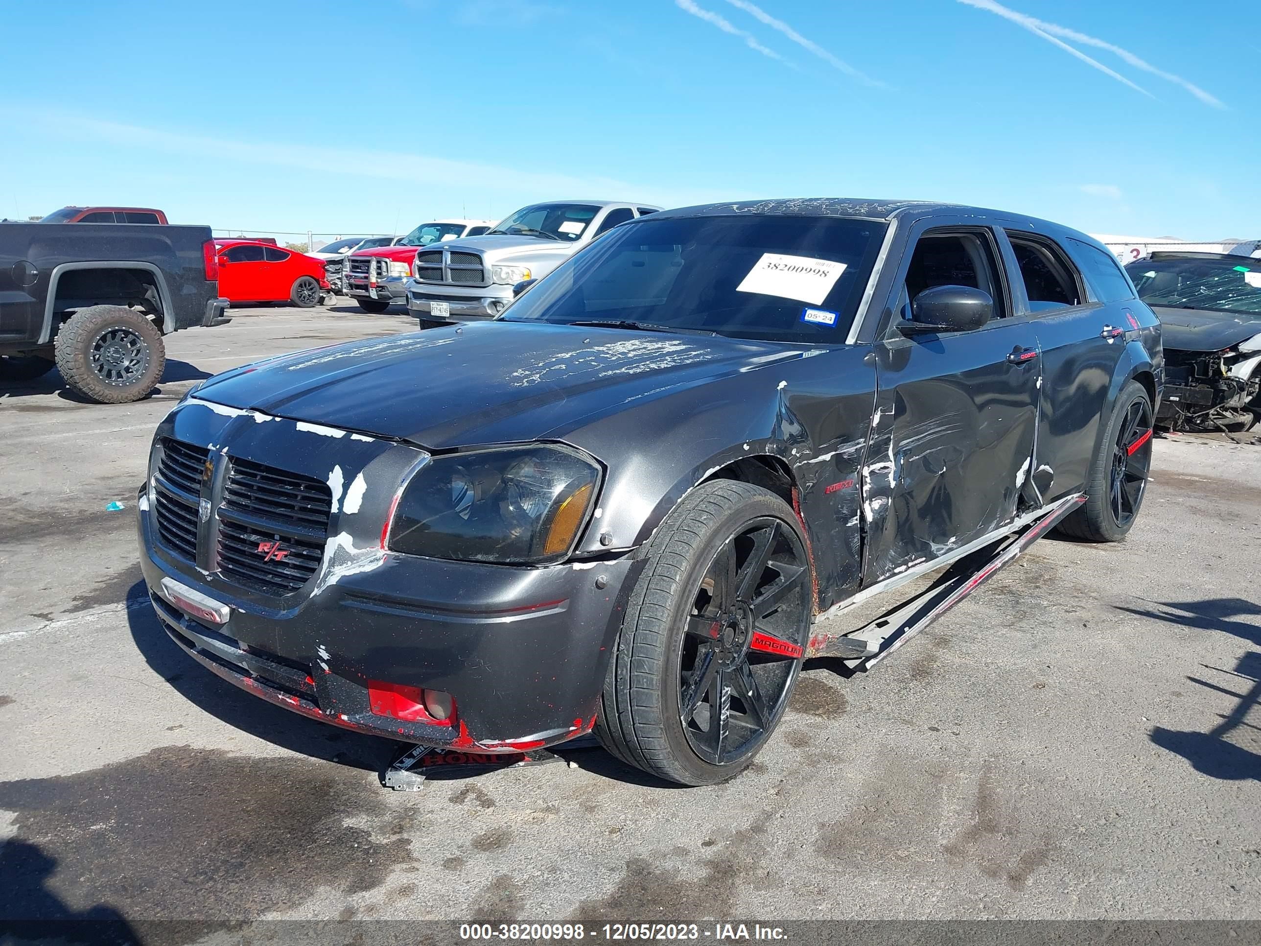 Photo 1 VIN: 2D4GV58235H542038 - DODGE MAGNUM 