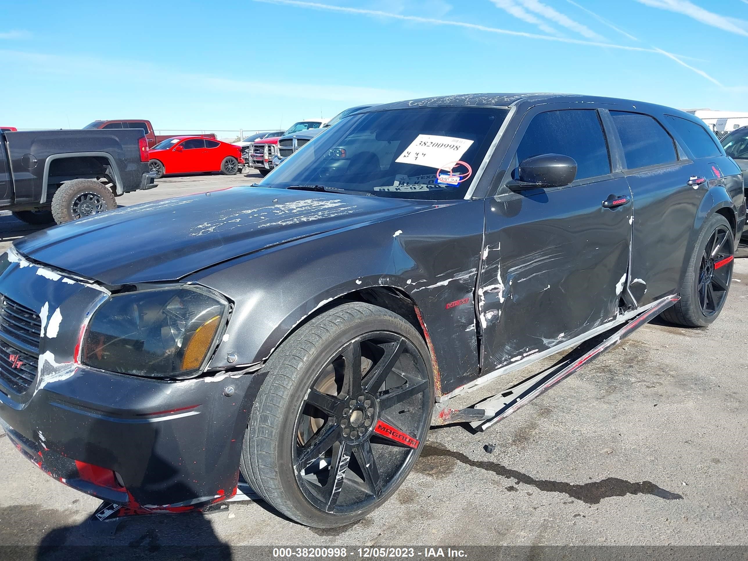 Photo 5 VIN: 2D4GV58235H542038 - DODGE MAGNUM 