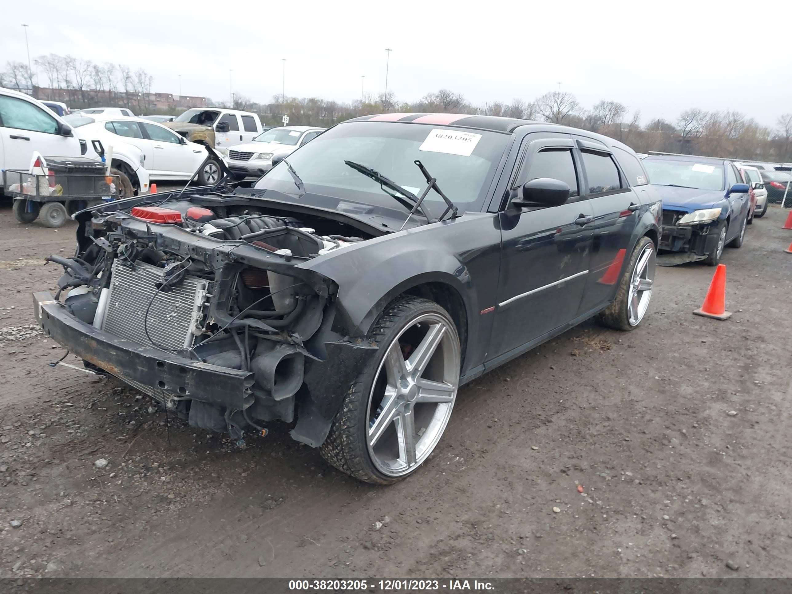 Photo 1 VIN: 2D4GV58285H118130 - DODGE MAGNUM 