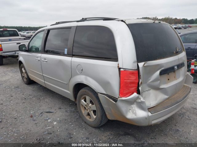 Photo 2 VIN: 2D4RN3D13AR379745 - DODGE GRAND CARAVAN 