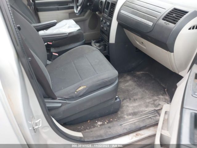 Photo 4 VIN: 2D4RN3D13AR379745 - DODGE GRAND CARAVAN 