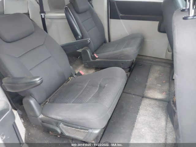 Photo 7 VIN: 2D4RN3D13AR379745 - DODGE GRAND CARAVAN 