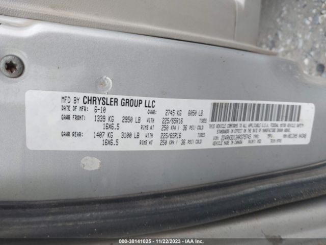 Photo 8 VIN: 2D4RN3D13AR379745 - DODGE GRAND CARAVAN 