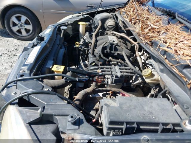 Photo 9 VIN: 2D4RN3D13AR402232 - DODGE GRAND CARAVAN 