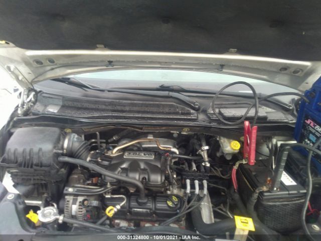 Photo 9 VIN: 2D4RN3D14AR438348 - DODGE GRAND CARAVAN 