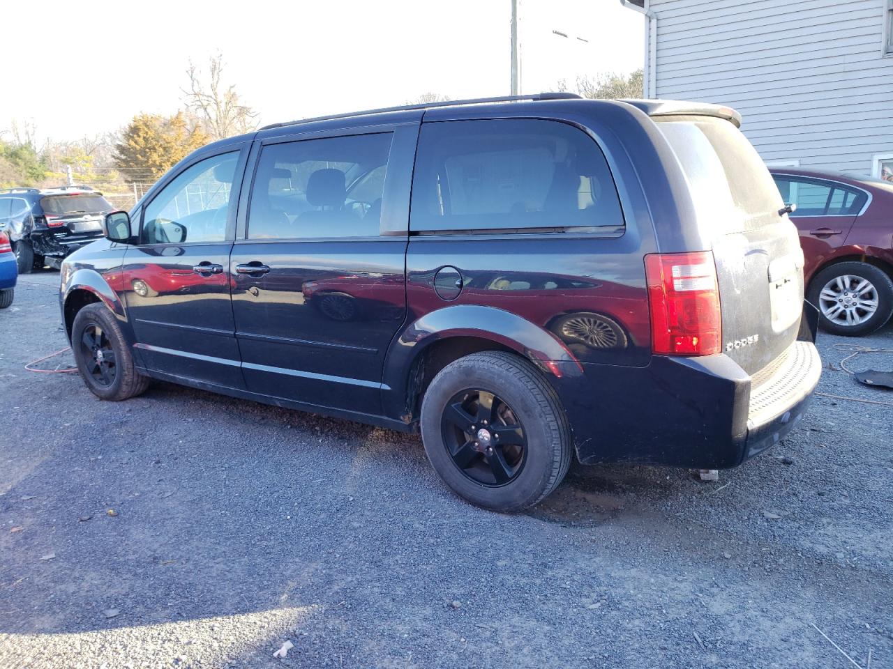 Photo 1 VIN: 2D4RN3D15AR477210 - DODGE CARAVAN 