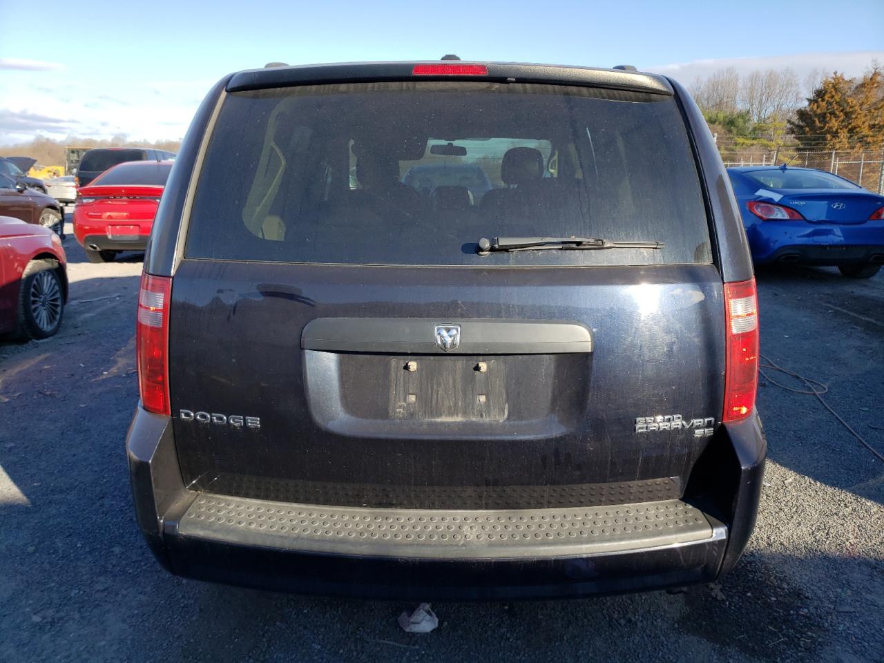 Photo 5 VIN: 2D4RN3D15AR477210 - DODGE CARAVAN 