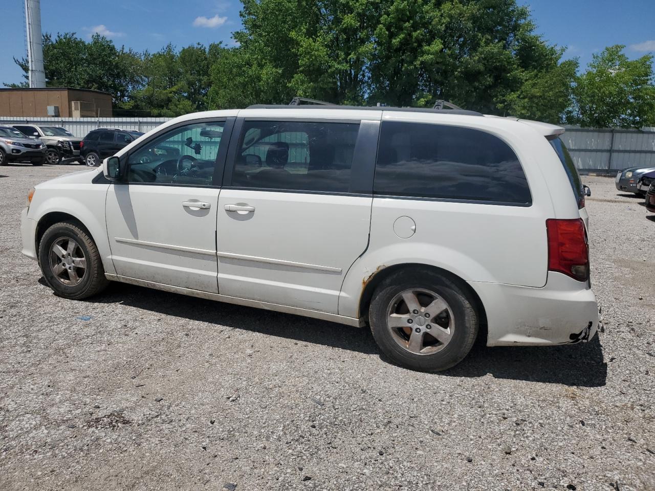 Photo 1 VIN: 2D4RN3DG0BR739253 - DODGE CARAVAN 