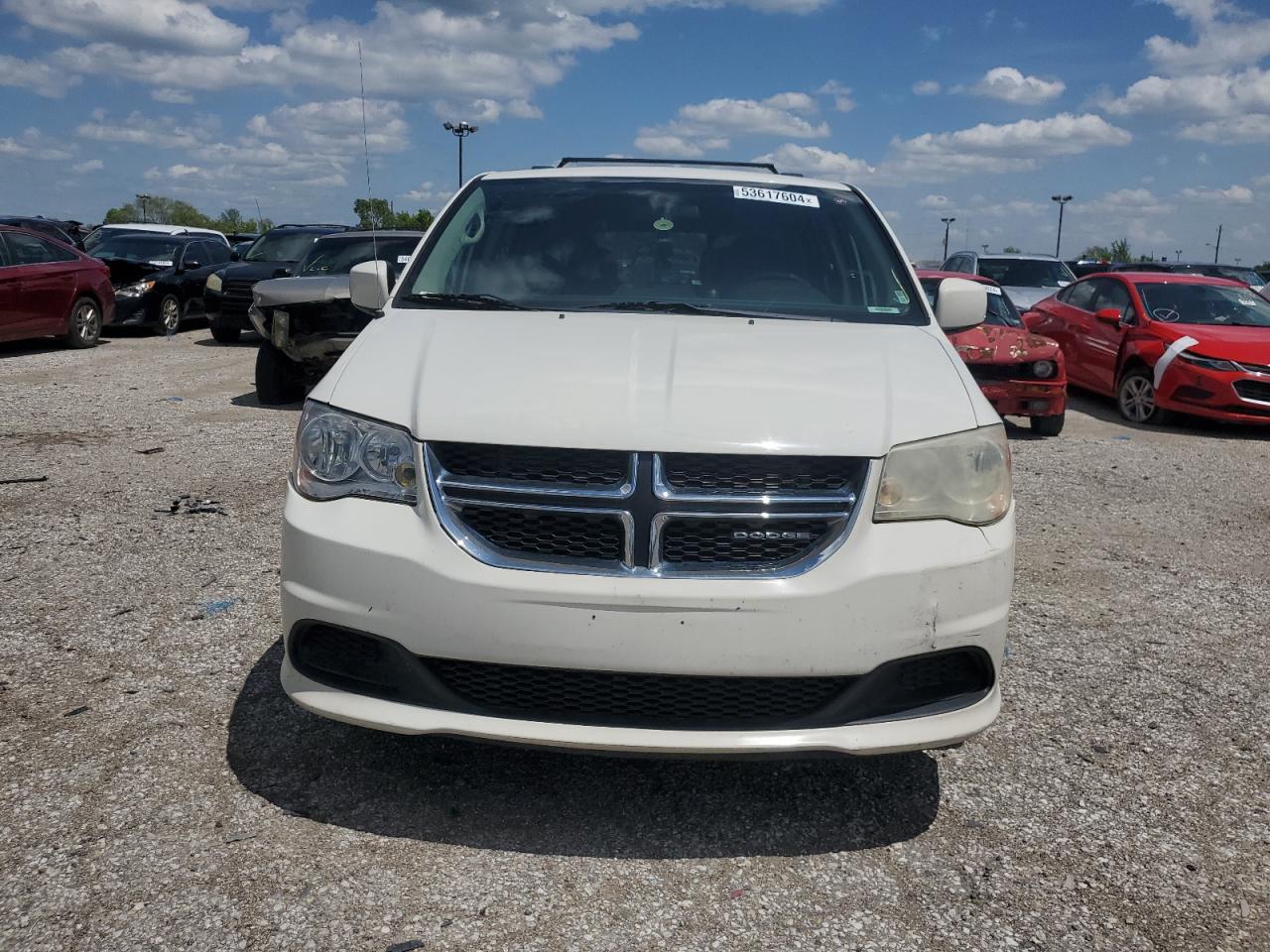 Photo 4 VIN: 2D4RN3DG0BR739253 - DODGE CARAVAN 